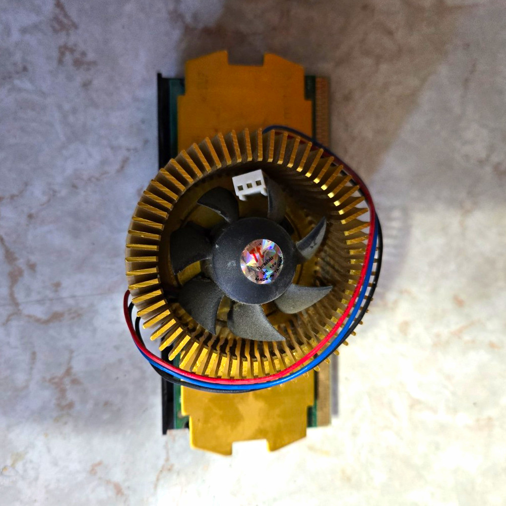 Intel Pentium III Slot 1 Single-Core CPU Processor w/ Heatsink Fan Retainer