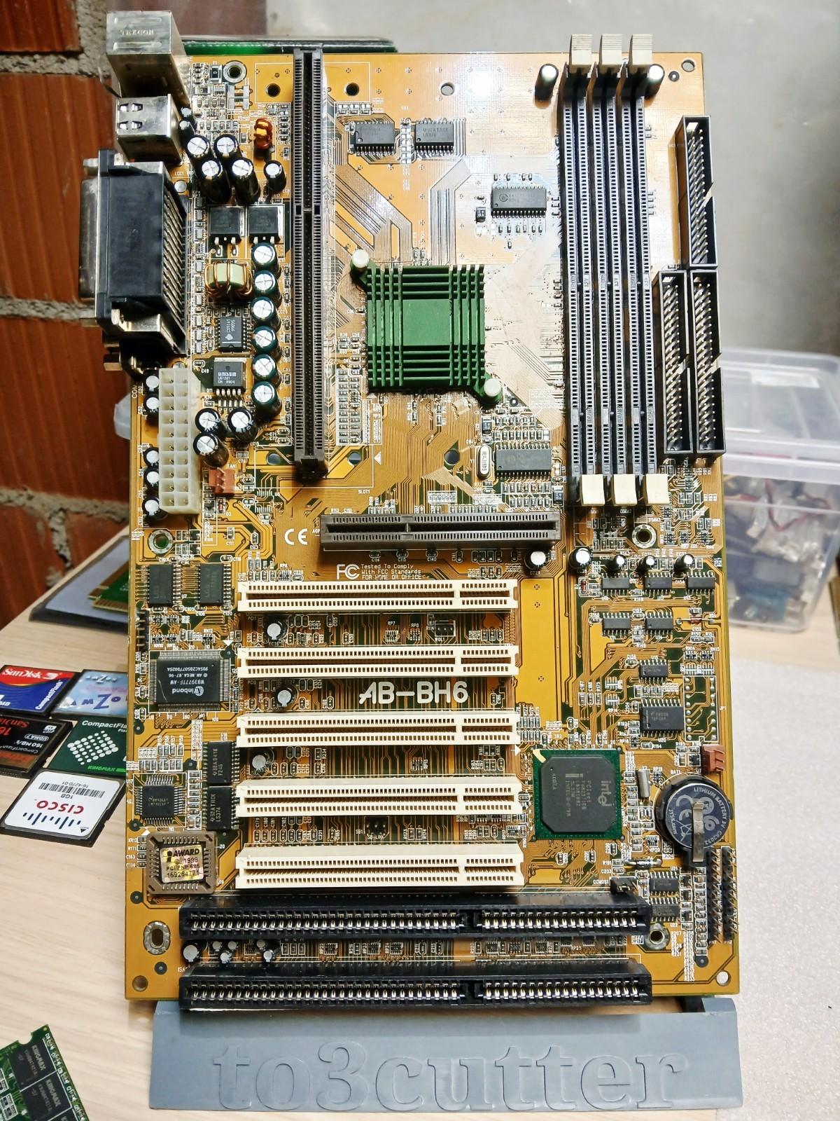Abit AB-BH6 Intel 440BX slot 1 motherboard - gaming grade - VINTAGE GREAT 