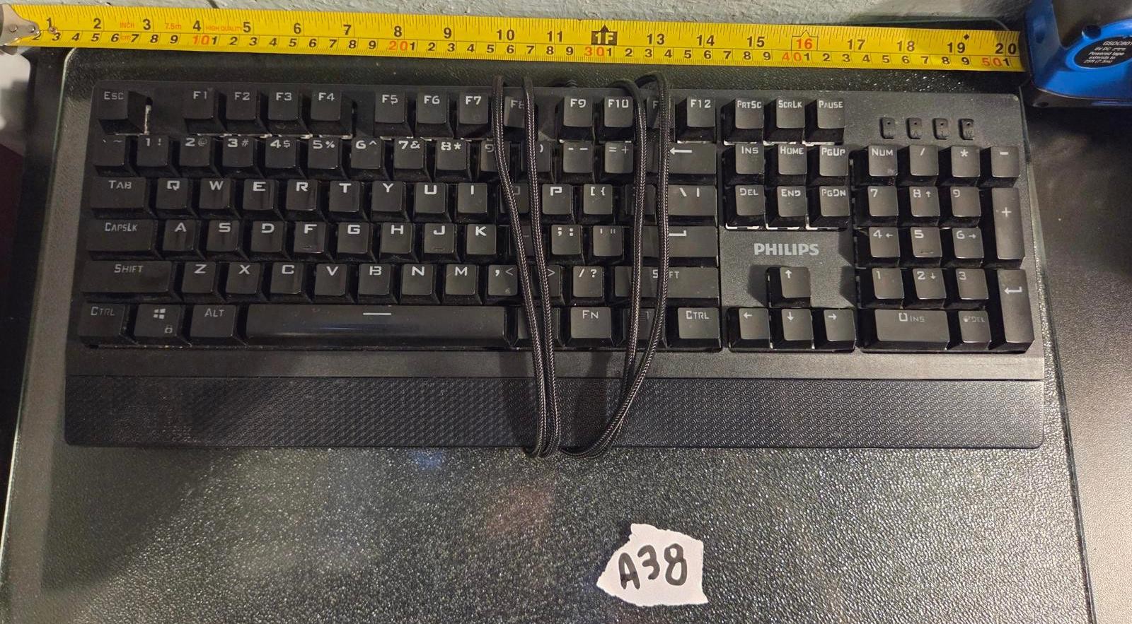 Philips Wired Full-Size Keyboard | USB Connection - Number Pad - RGB