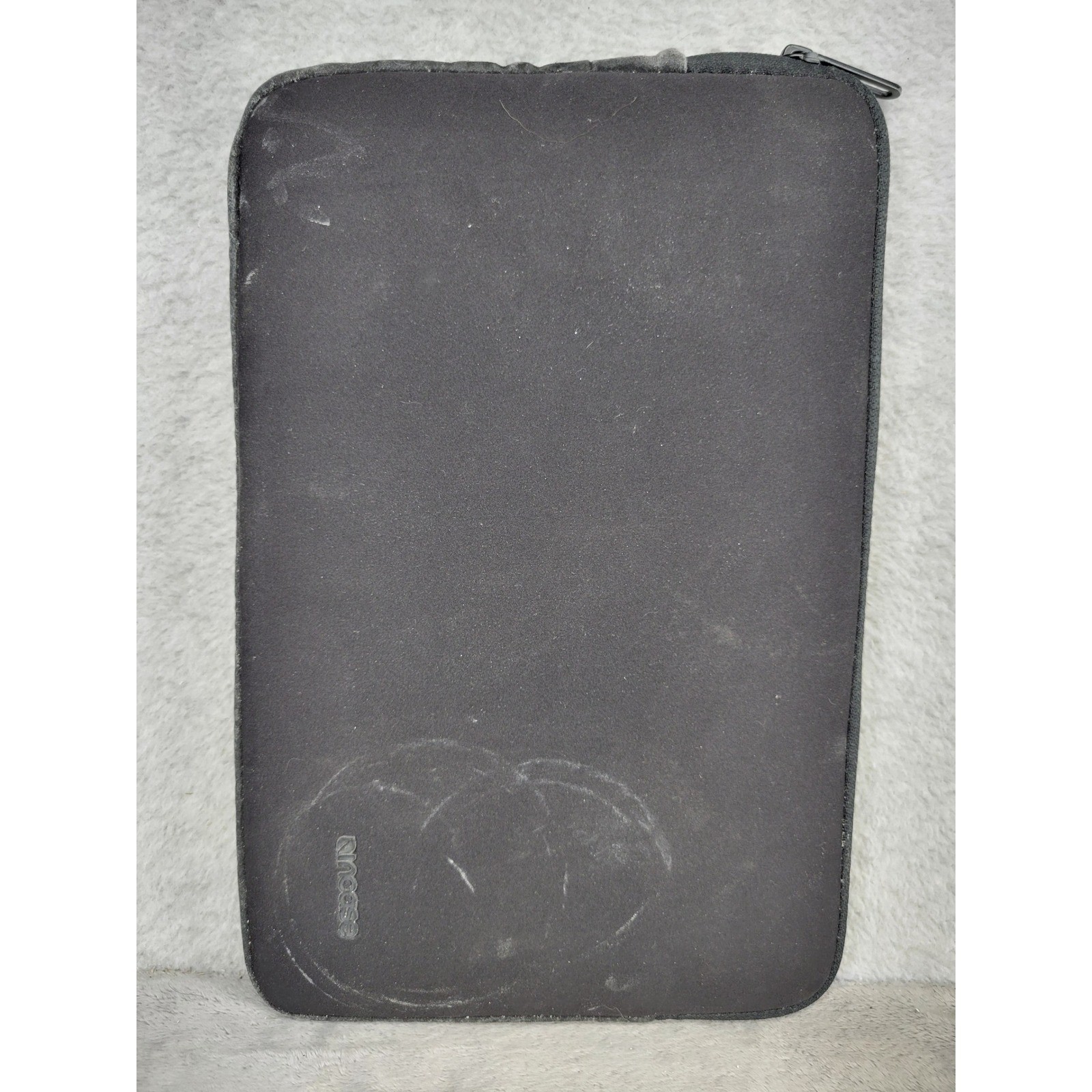 Incase 12 Inch Laptop Sleeve Case Black Neoprene Padded Plush Lining Zipper