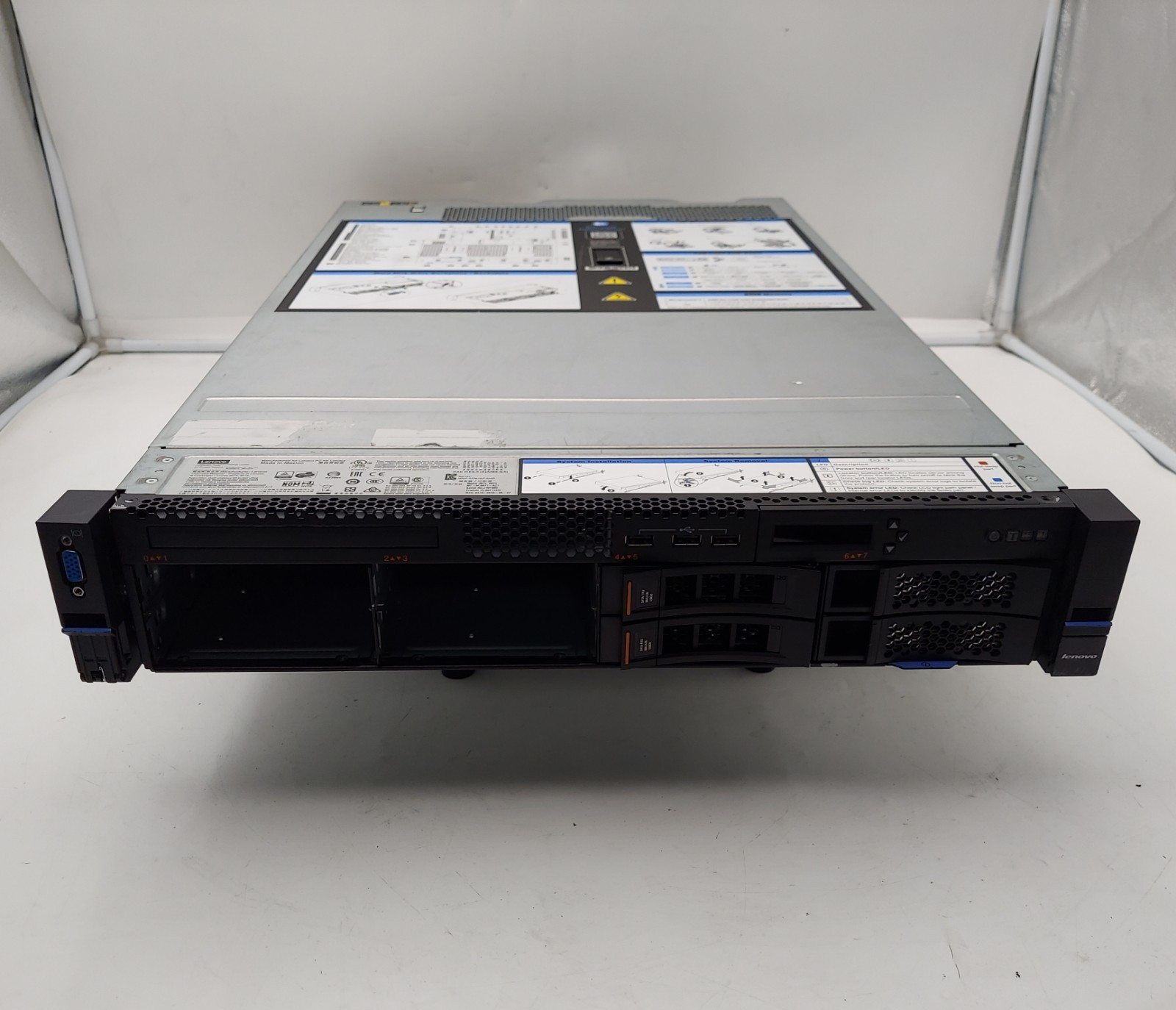 Lenovo System x3650 M5 2x Xeon E5-2630 2.2GHz 64GB RAM 2x 120GB SSD 2x 900W PSU