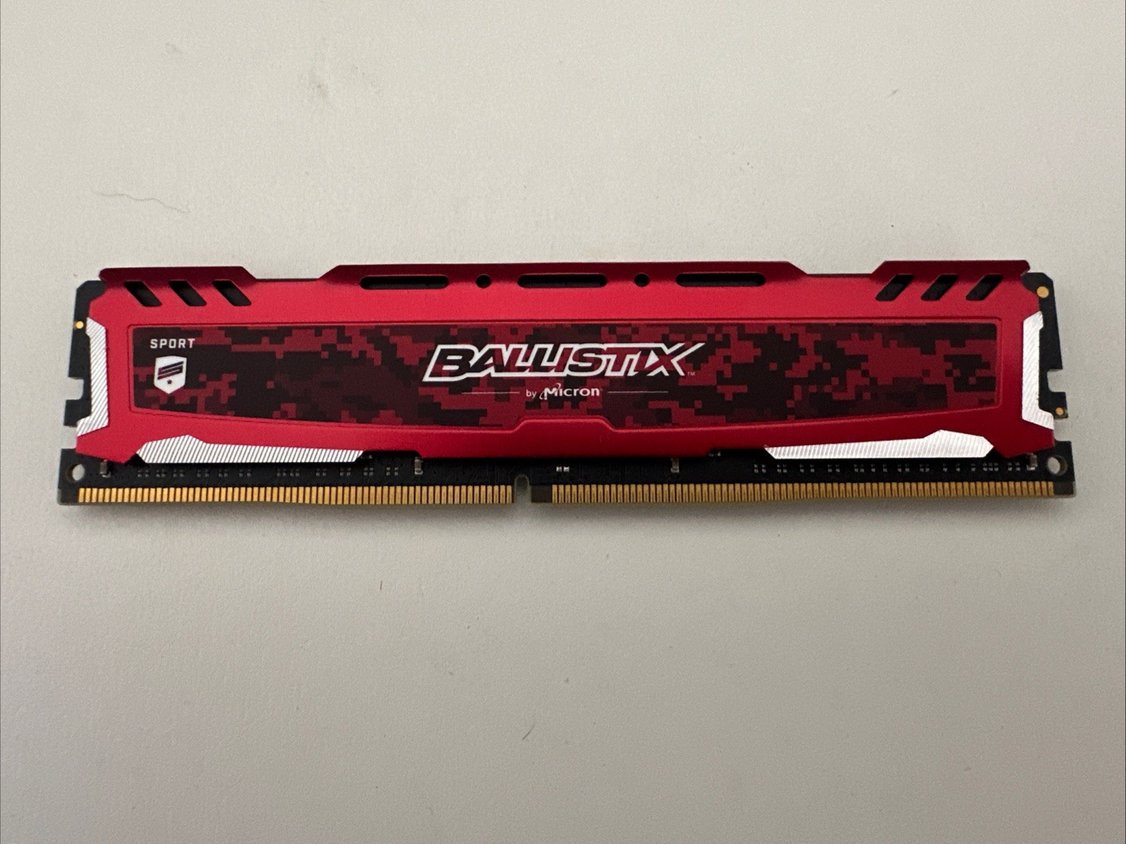 Crucial Ballistix Sport LT 16GB DDR4 2666 BLS16G4D26BFSE For Parts Not Working