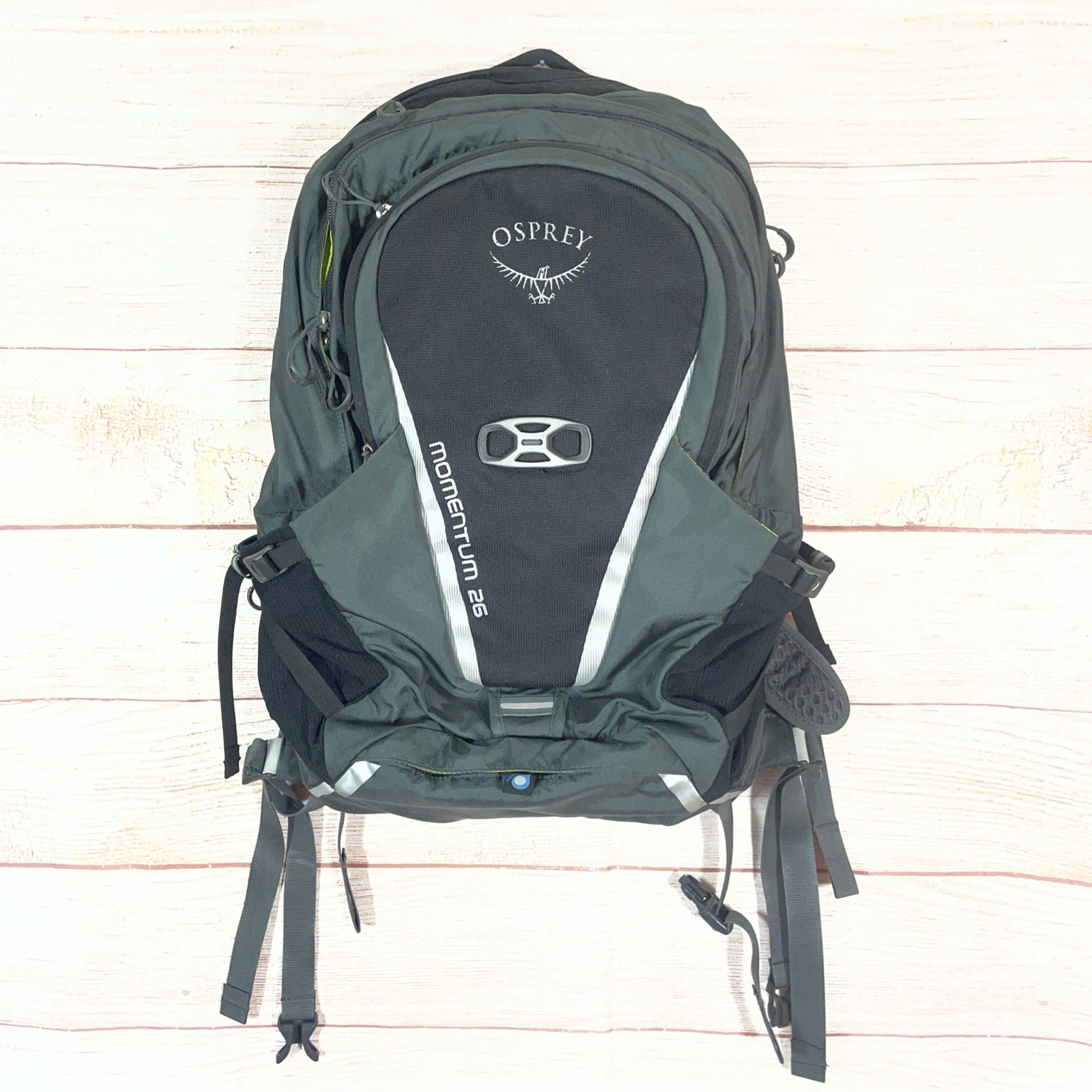 Osprey Momentrum 26L Commuter Laptop Bag 26 Liters Backpack Black Gray