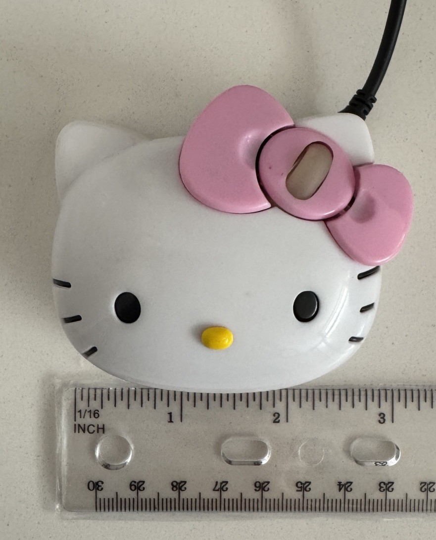 Sanrio Hello Kitty Computer Mouse Lights Up when plugged in USB and functional