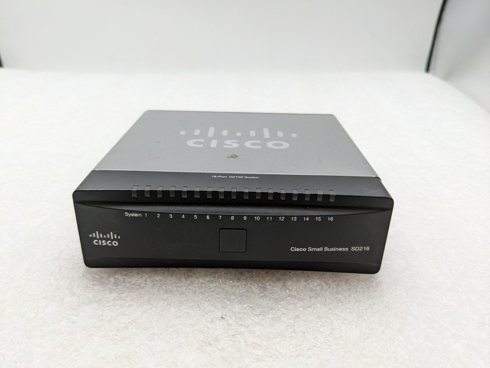 Linksys Model SD216 V2.1 16-Port 10/100 Desktop Ethernet Network Switch Cisco