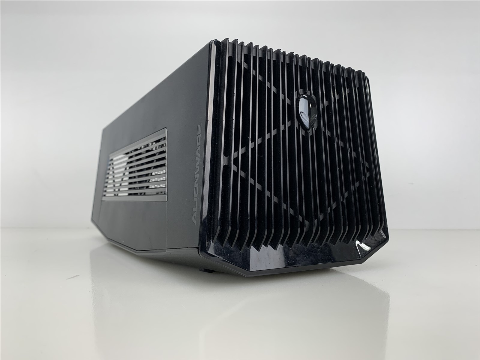 Dell Alienware Z01G Graphics Amplifier w/o Video Card or Power Supply