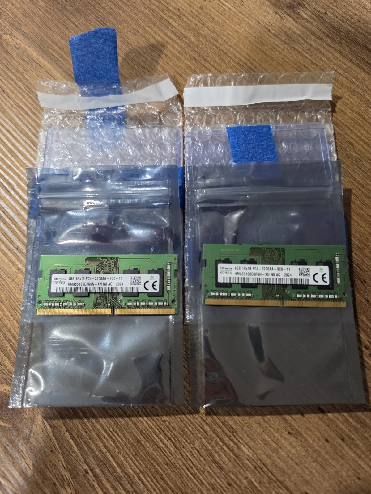 SK hynix 8GB Kit (2x4GB) DDR4-3200 SODIMM PC4-3200AA Laptop RAM HMA851S6DJR6N-XN