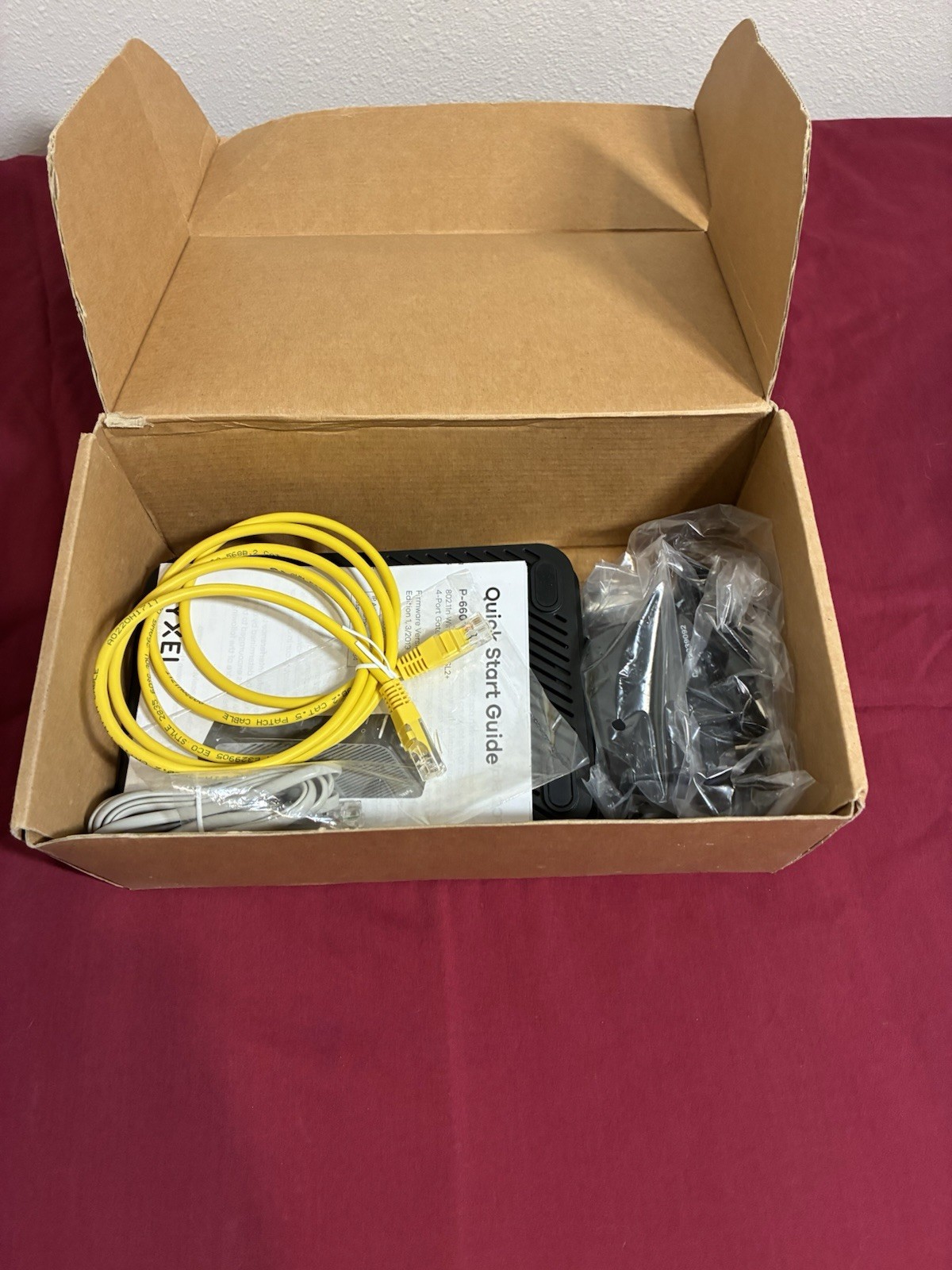 ZyXel P-660HN -51 Wi-Fi 4 IEEE 802.11n ADSL2+ Modem/Wireless Router