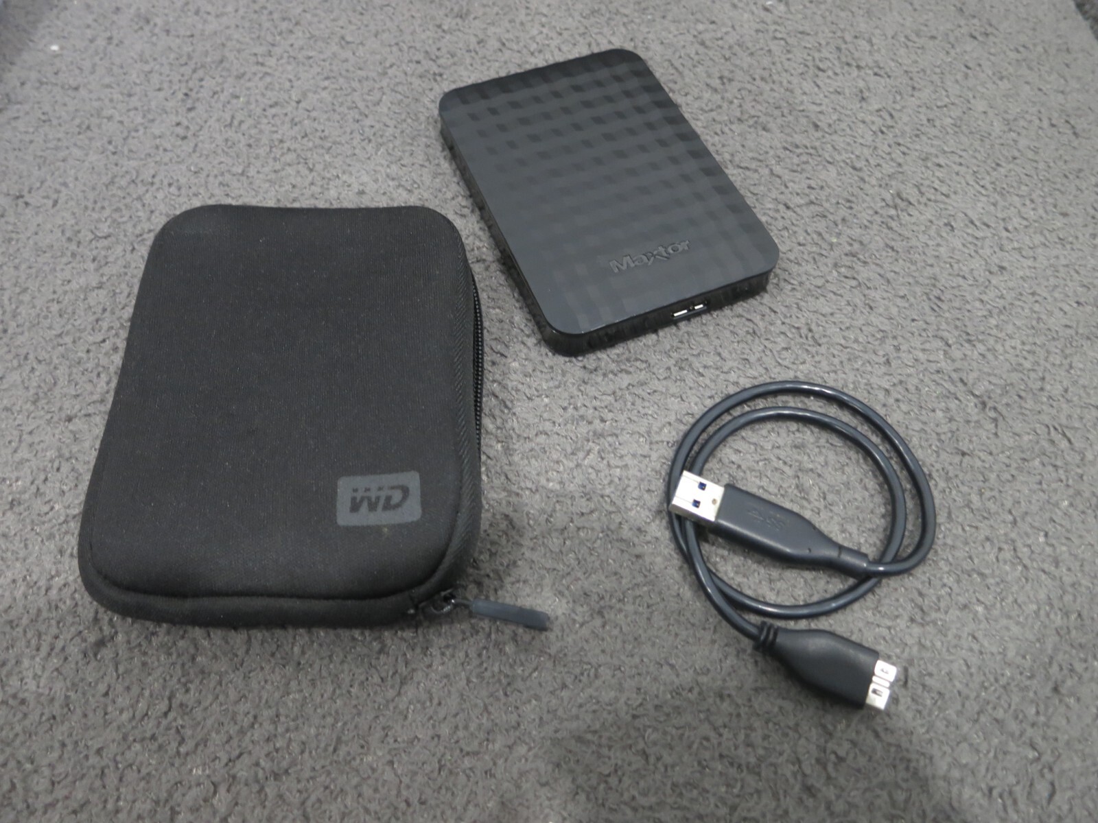 External 2 TB Hard Drive 2.5 Form Factor w/ WD Bag (Model M201TCB/GMR)