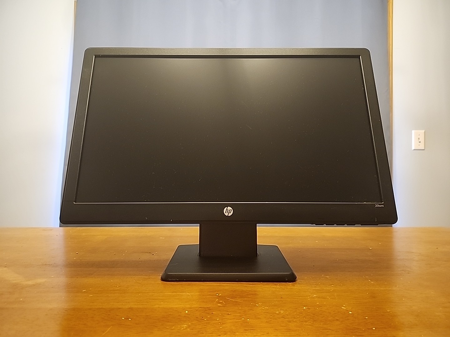 HP 20WM 20-inch Widescreen LED Monitor 1600 x 900, VGA DVI-D, Pavilion