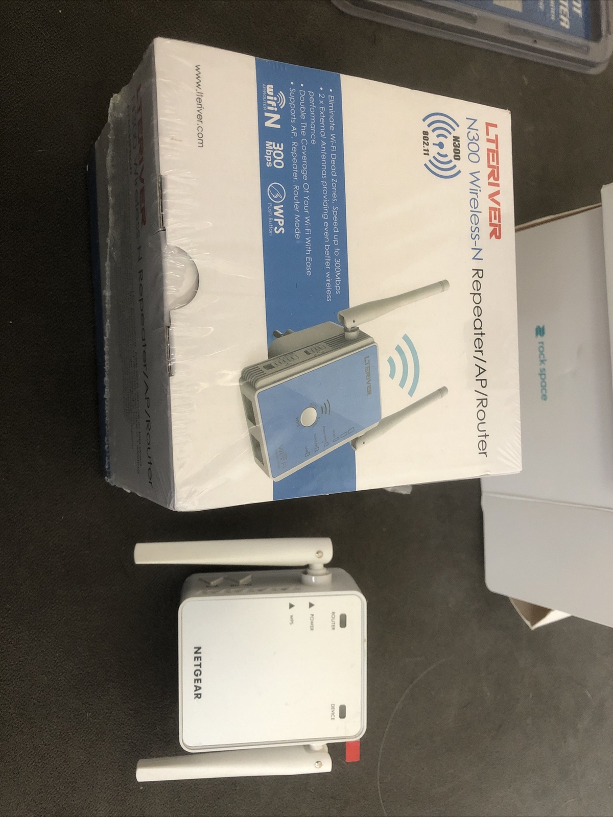 Netgear LTERiver N300 Wireless N Repeater/AP/Router