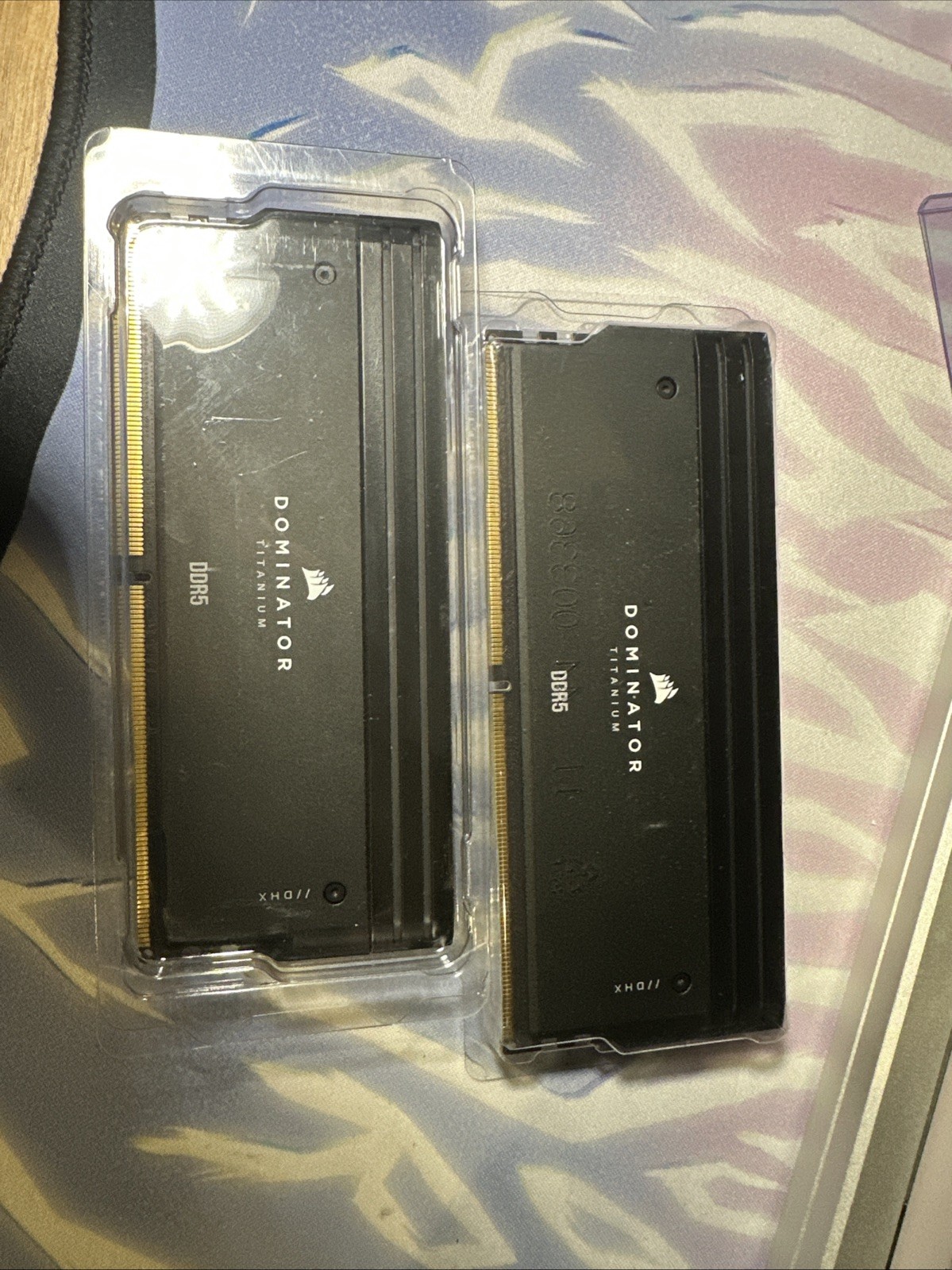 Corsair Dominator Titanium 48GB (2x24GB) DDR5 DRAM 7600MT/s CL36 Intel XMP Black