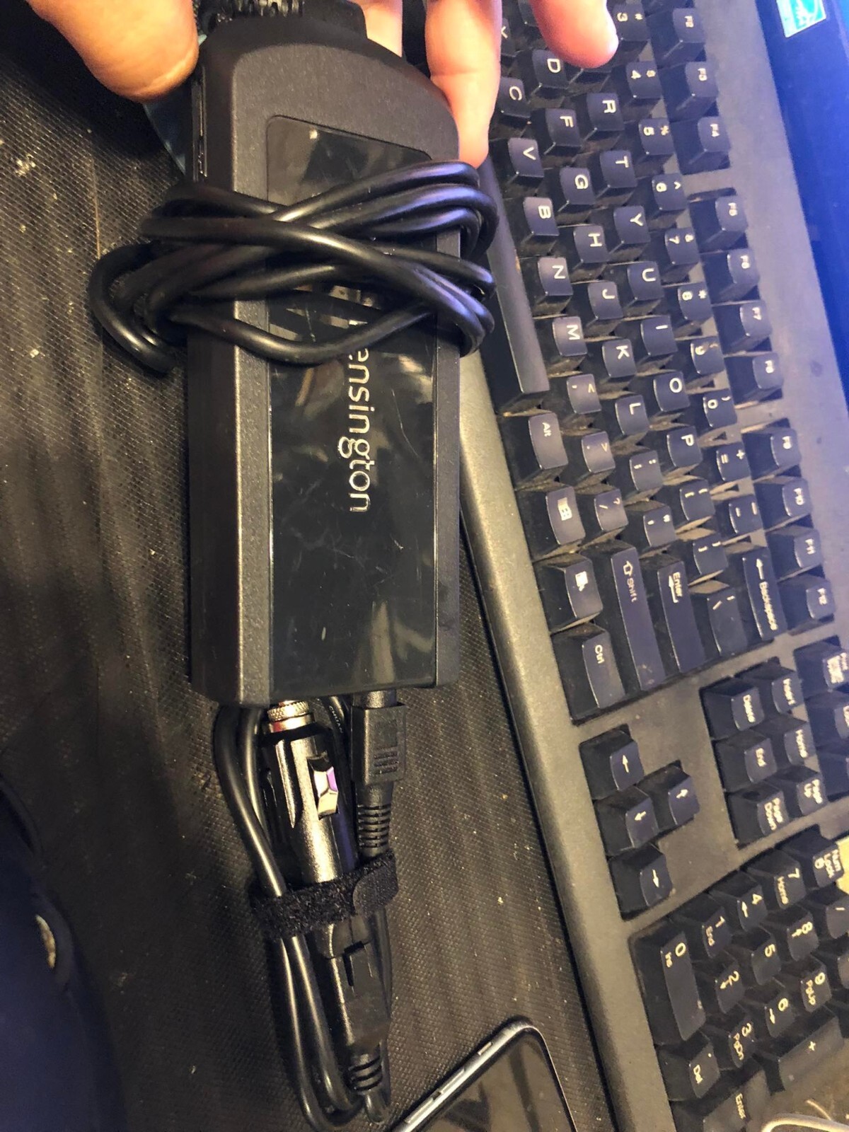 Kensington Wall/Auto/Air Notebook Power Adapter with Usb Power Port K33403