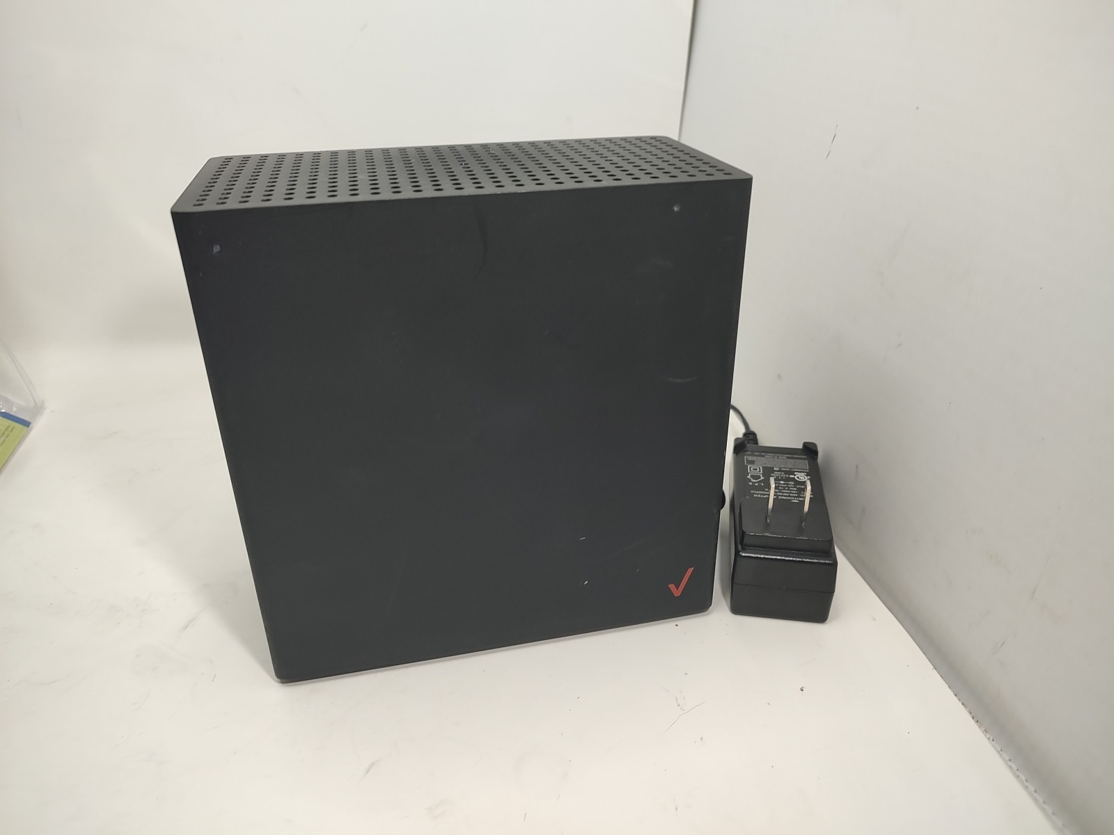 Verizon Business Internet Gateway Router (4 LAN Ports) - Black (FSNO21VA)
