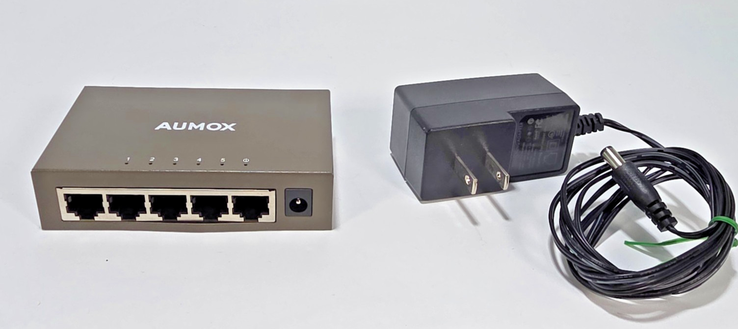 AUMOX SG205 5-Port Gigabit Ethernet Unmanaged Network Switch with Adapter