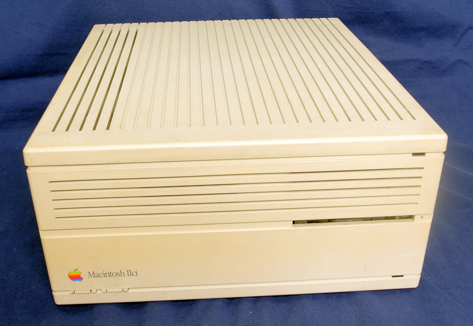 Apple Macintosh IIci Computer Vintage 1980s M5780 32MB RAM BlueSCSI Recapped