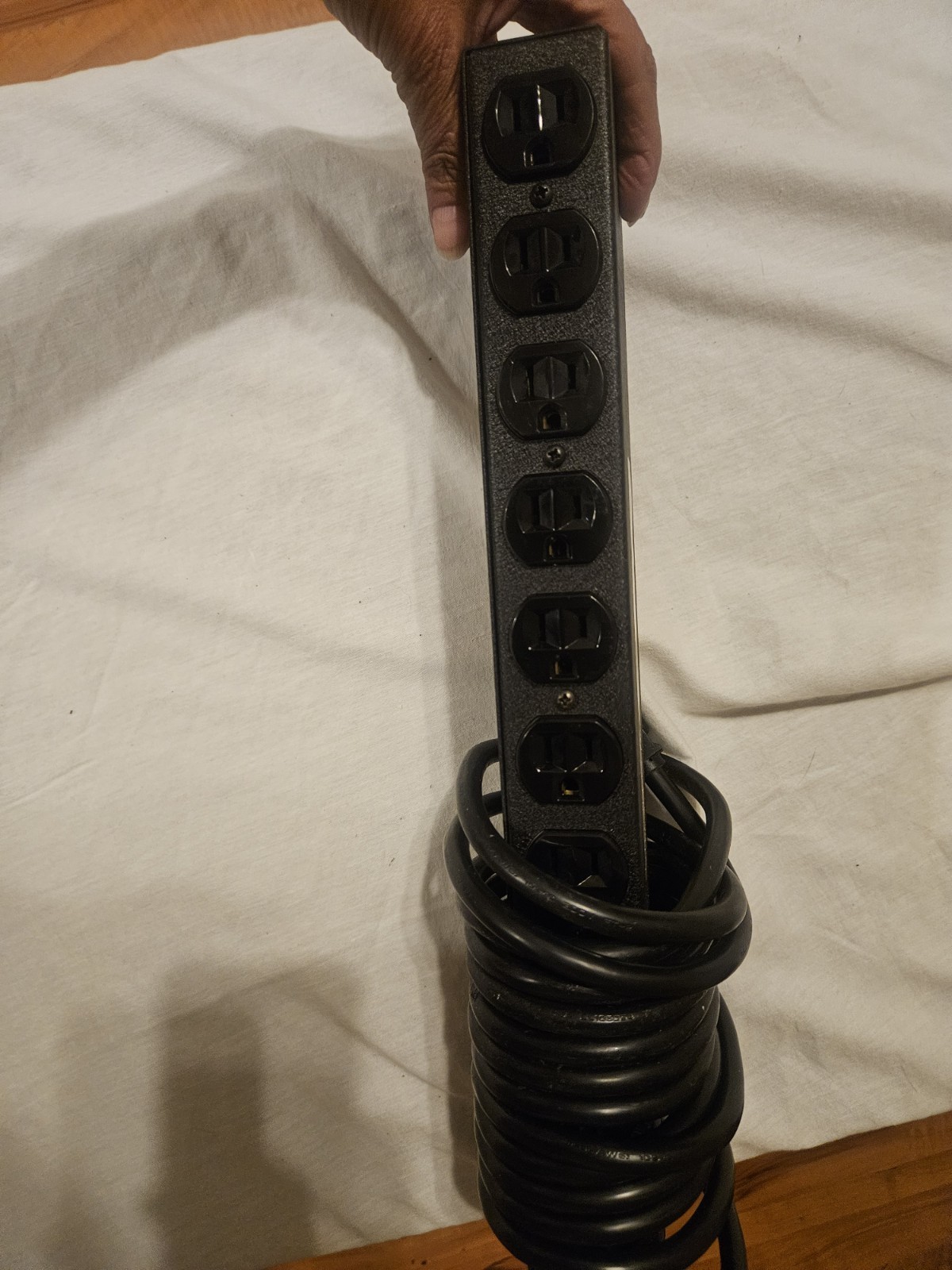 GEIST 10-Outlet Rack Mount Power Strip SP104-15 