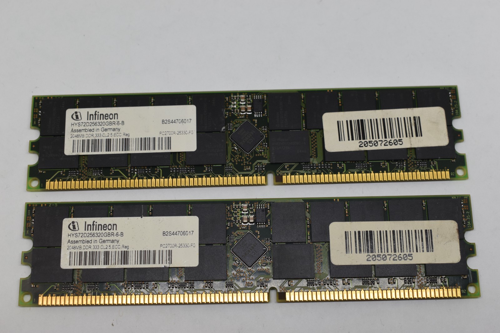 INFINEON 4GB (2x2GB) PC-2700R DDR-333 CL2 IBM 38L4031 RDIMM HYS72D256320GBR-6-B
