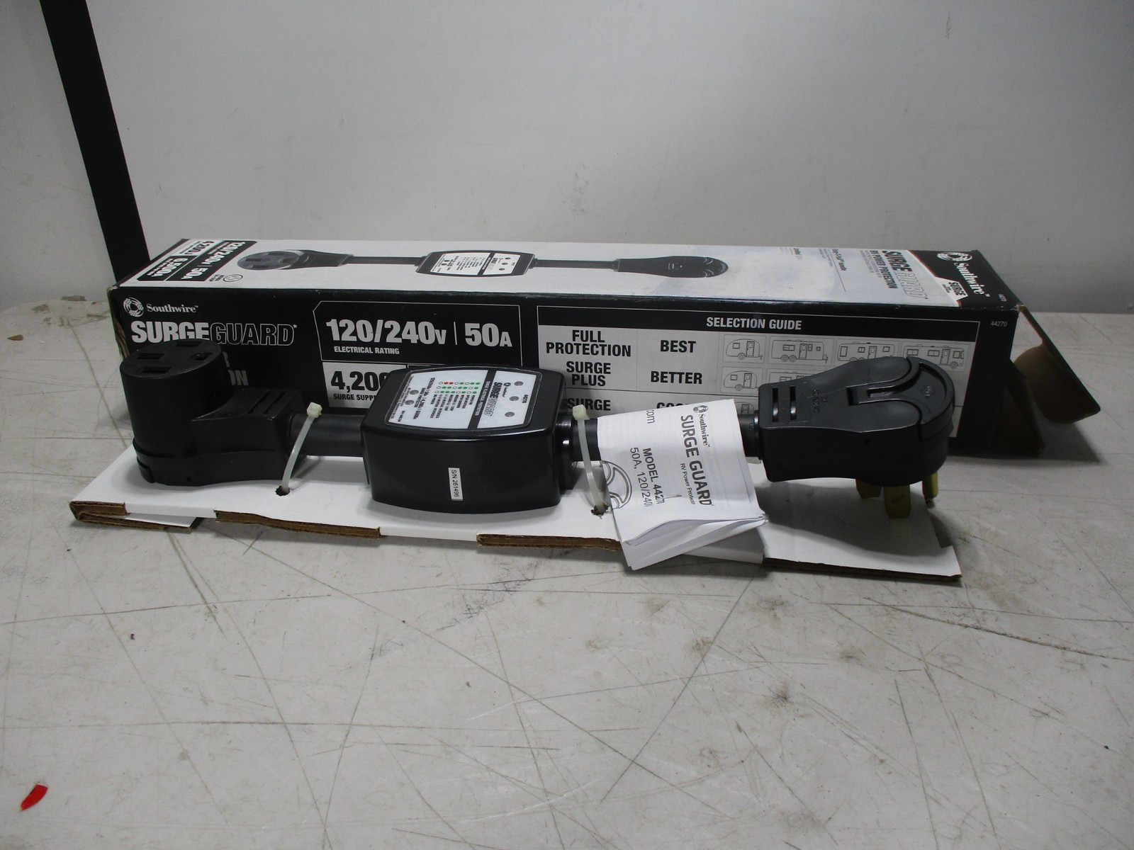 m172) New SouthWire 44270, Surge Guard 50 Amp 120/240V Portable Surge Protector