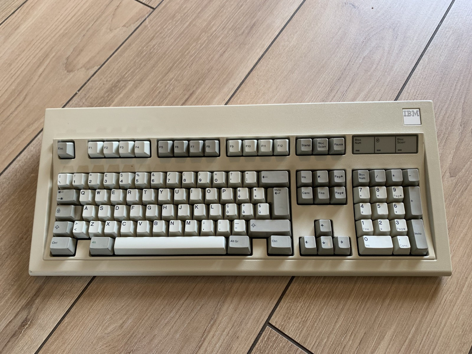 1986 IBM Model M silver label 