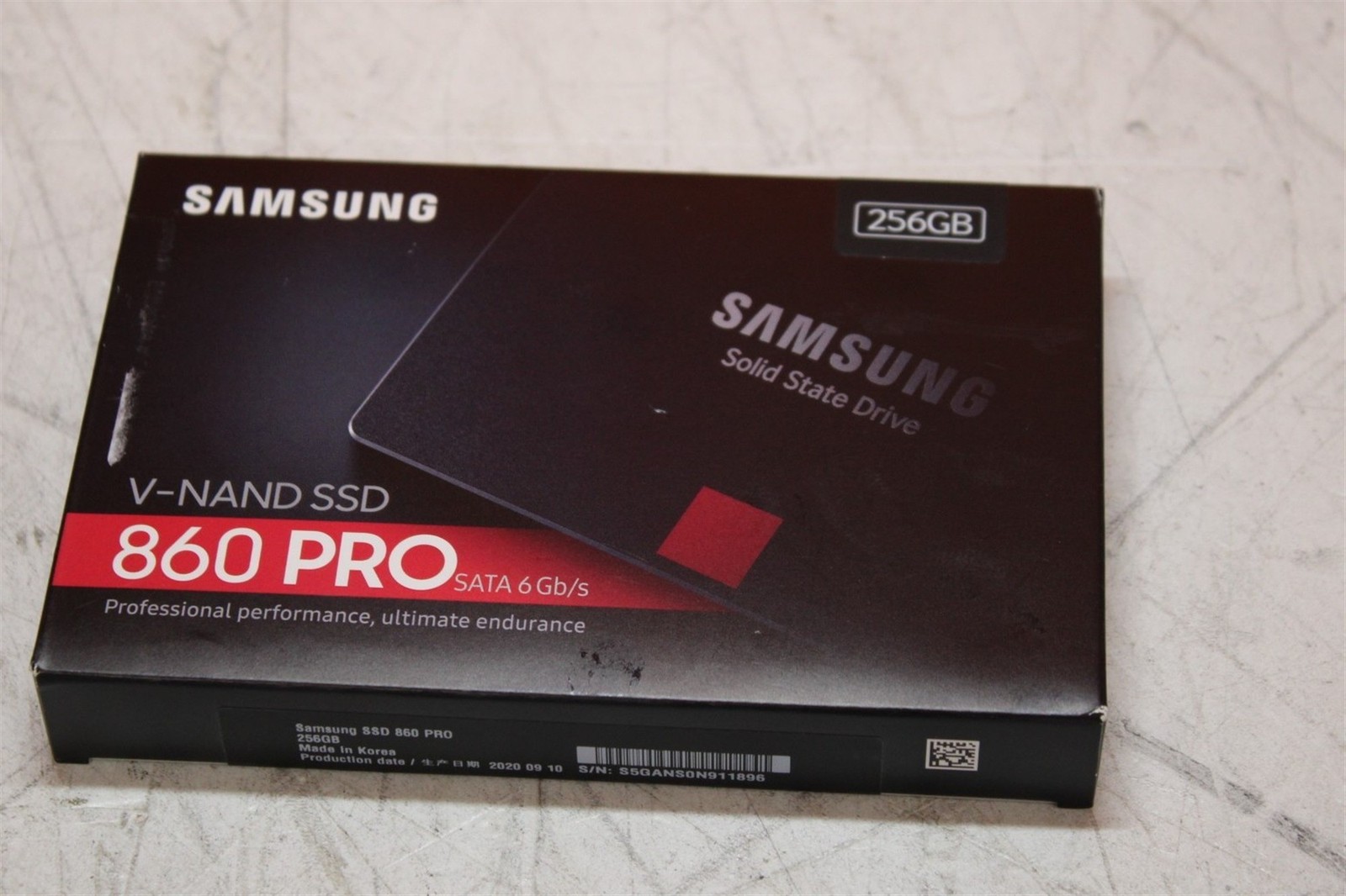 New Samsung 860 Pro MZ-76P256 256GB V-NAND SSD SATA 6Gb/s Sealed