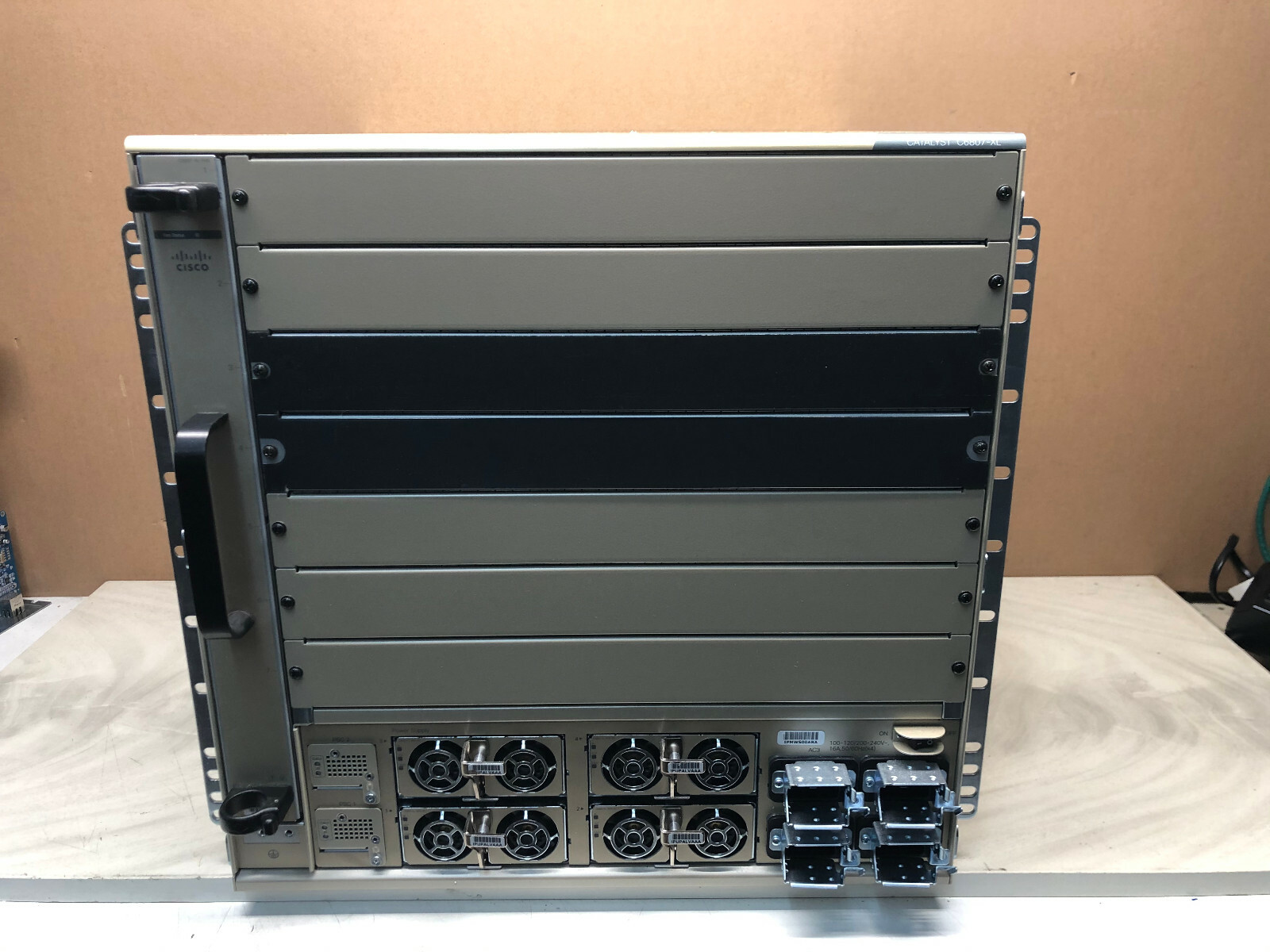 CISCO C6807-XL Catalyst 7 Slot chassis 10RU Switch Fan 4xAC Power Supply 6807-XL
