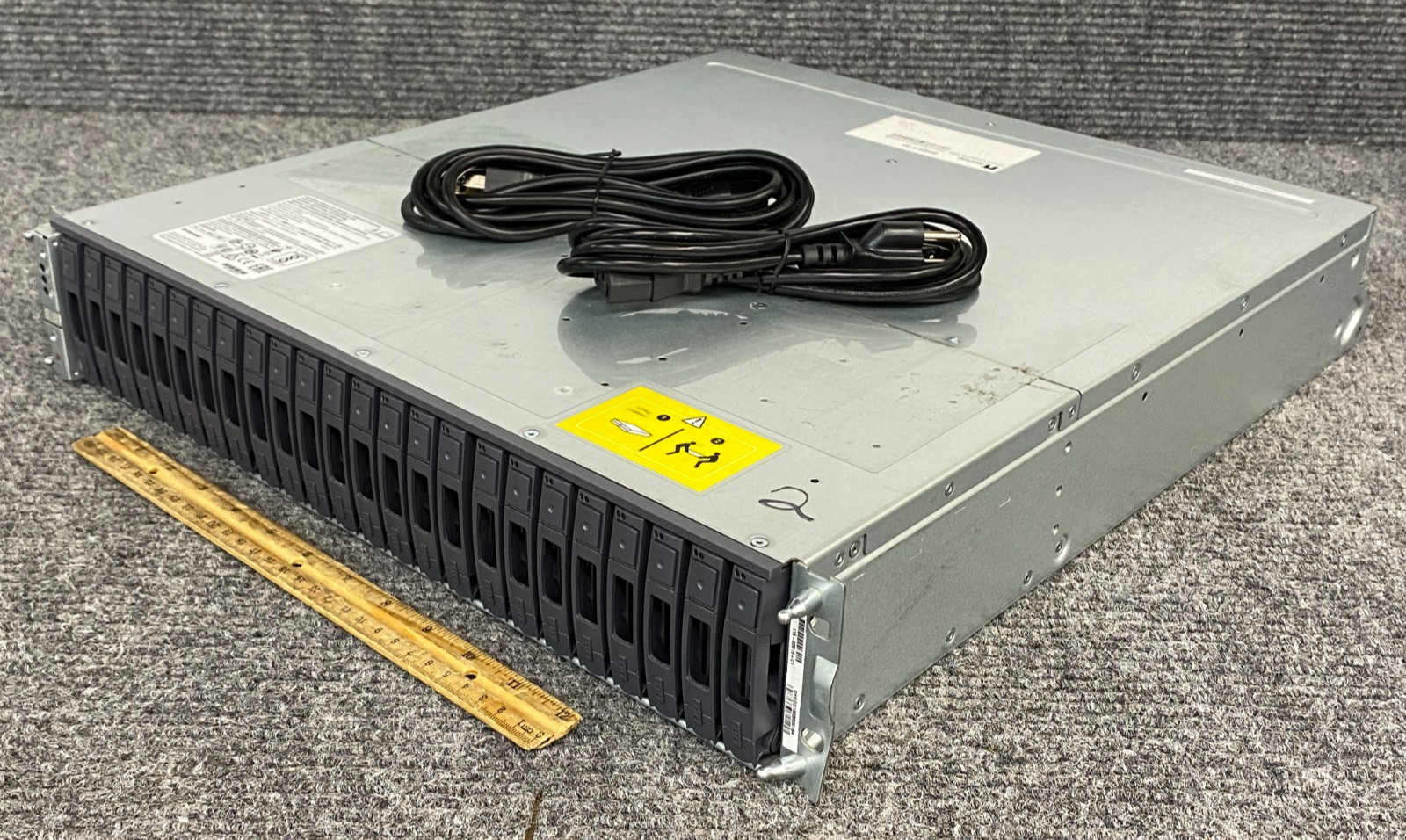 NetApp NAJ-1501 Storage Array, 2x IOM12 Modules, 2x PSUs w Power Cord