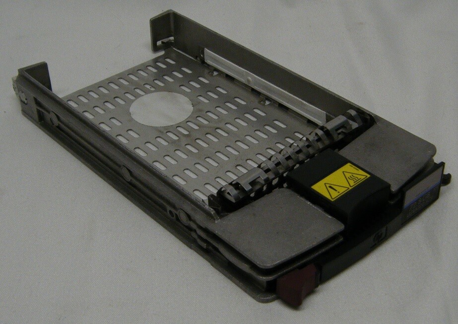 ***GREAT*** HP 404709-001 / 289042-001 3.5" SCSI HDD Caddy, screws included