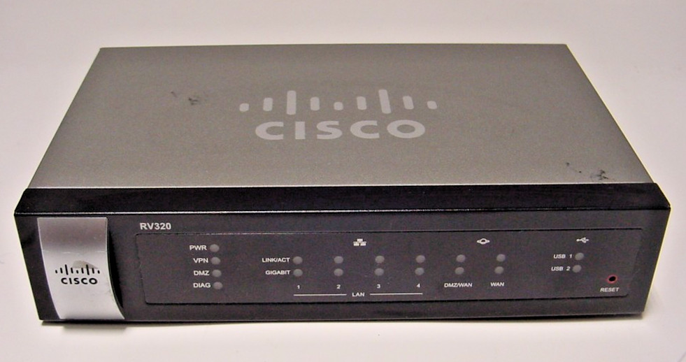 CISCO GIGABIT DUAL WAN VPN ROUTER RV320 - NO POWER CORD INCLUDED