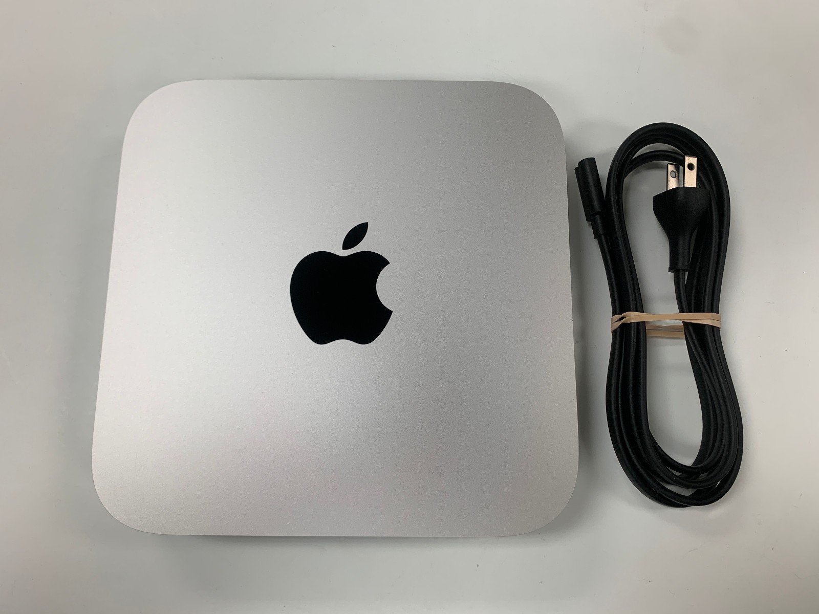 Apple Mac Mini - 3 GHz M1 8-Core - 1TB SSD - 16 GB RAM - Silver (A2348)