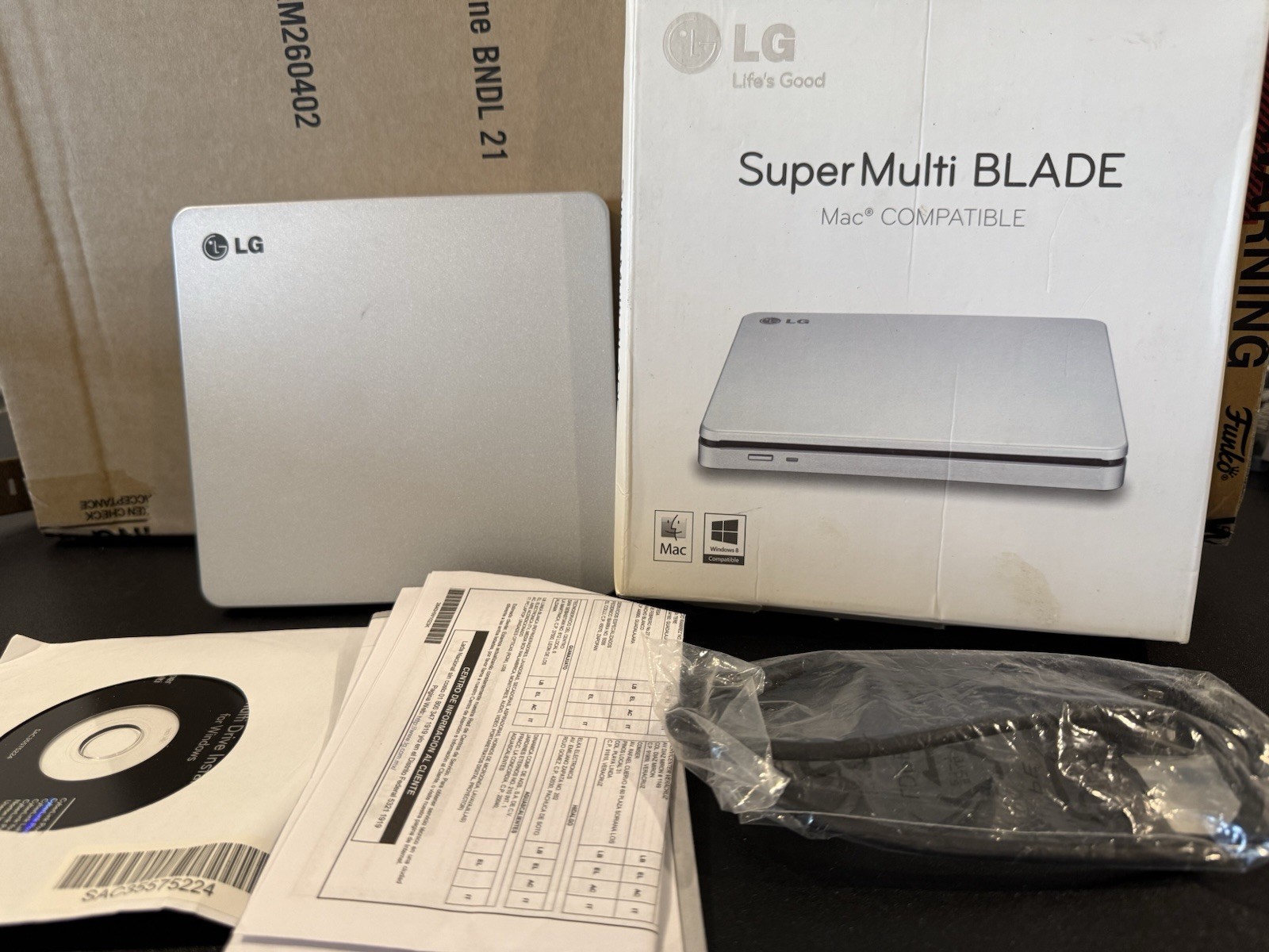 LG SuperMulti BLADE Portable DVD Writer AP70NS50 Mac & Windows External Drive