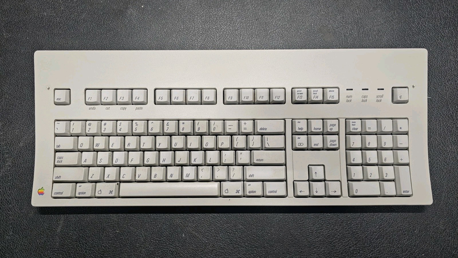 Vintage Apple Macintosh Keyboard M0115
