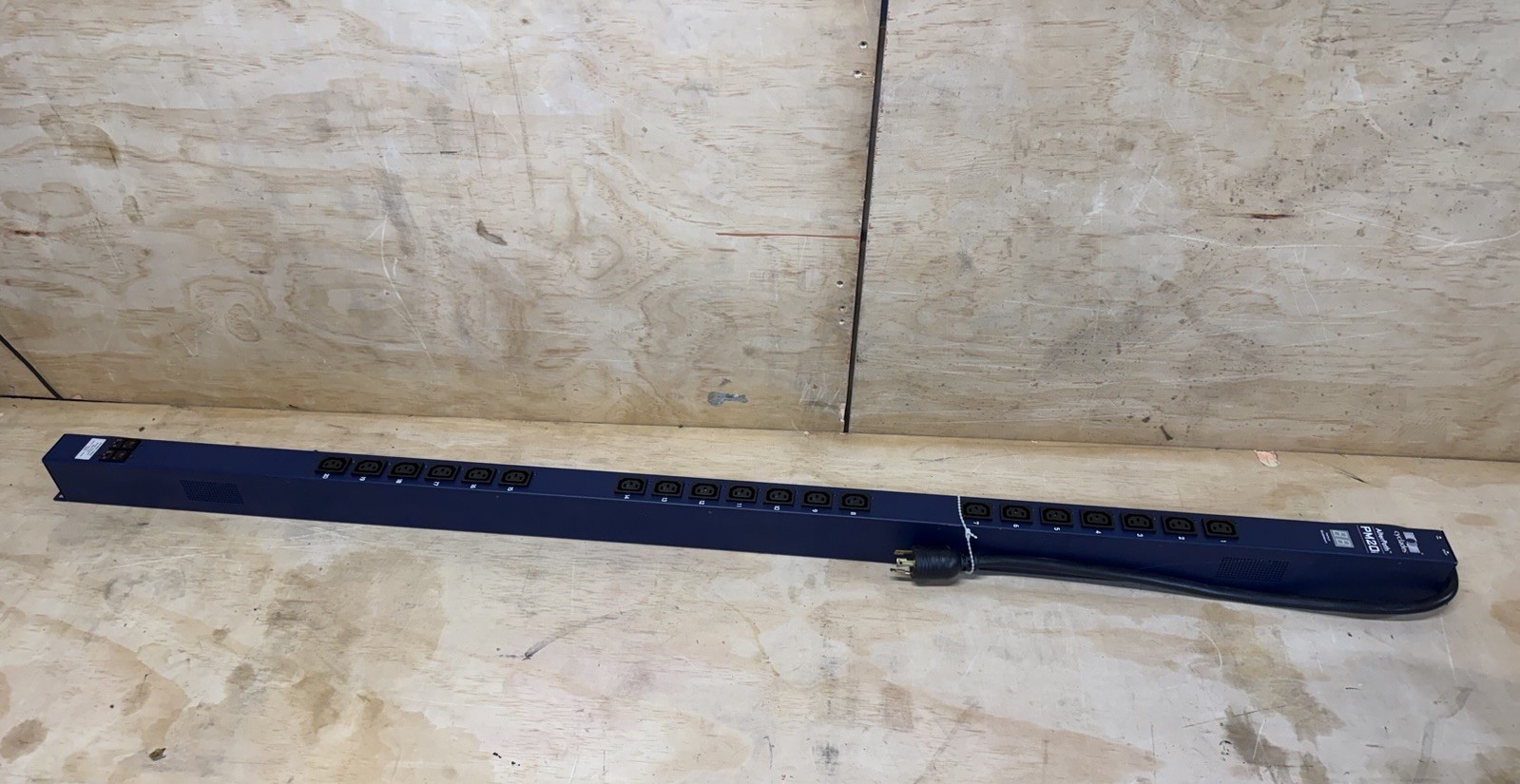 Avocent Cyclades PM20 PM20i-L30A 20-Outlet C13 30A Power Distribution Unit
