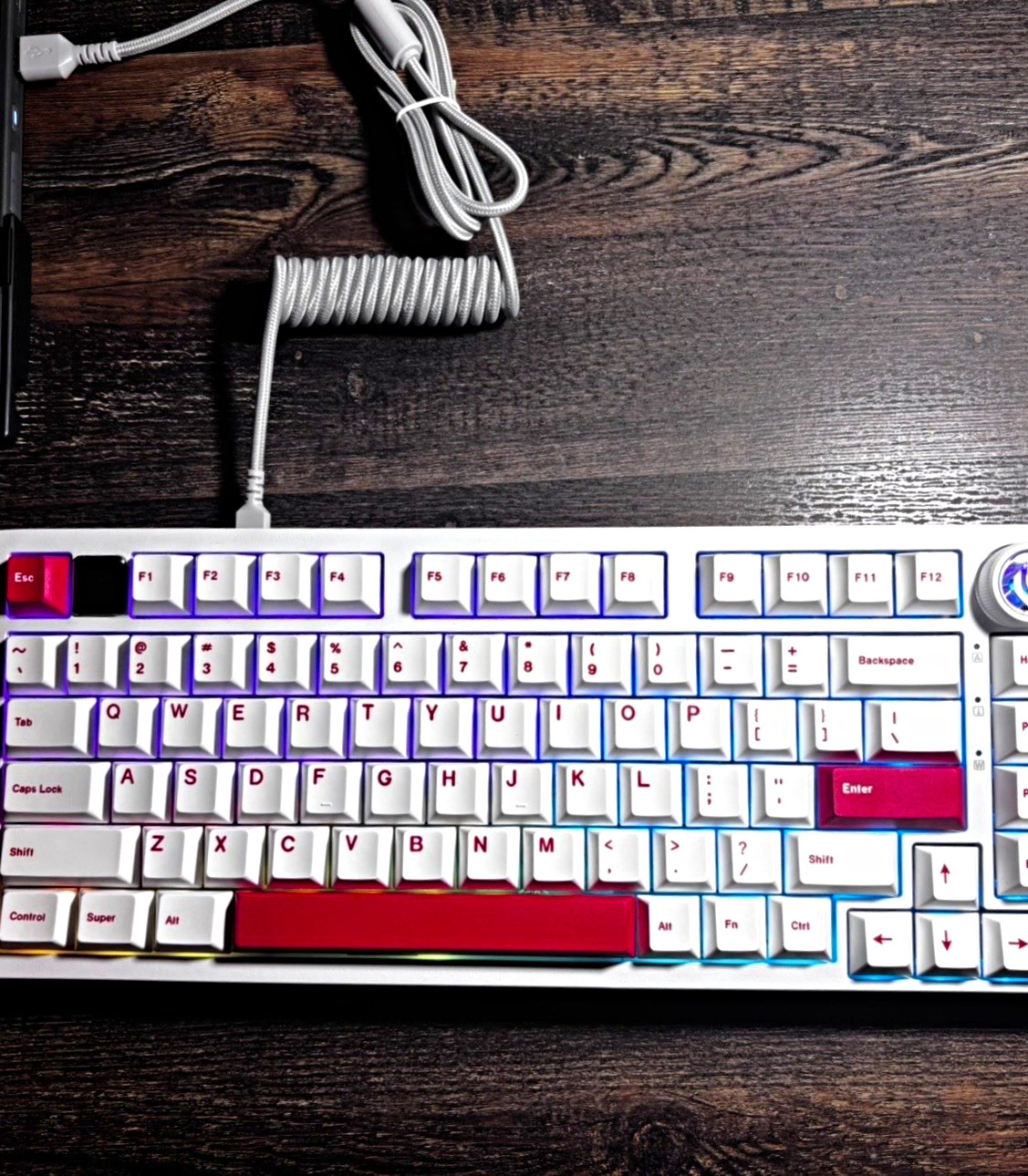 Custom mechanical wireless keyboard linear hand lubed switches. Red and white