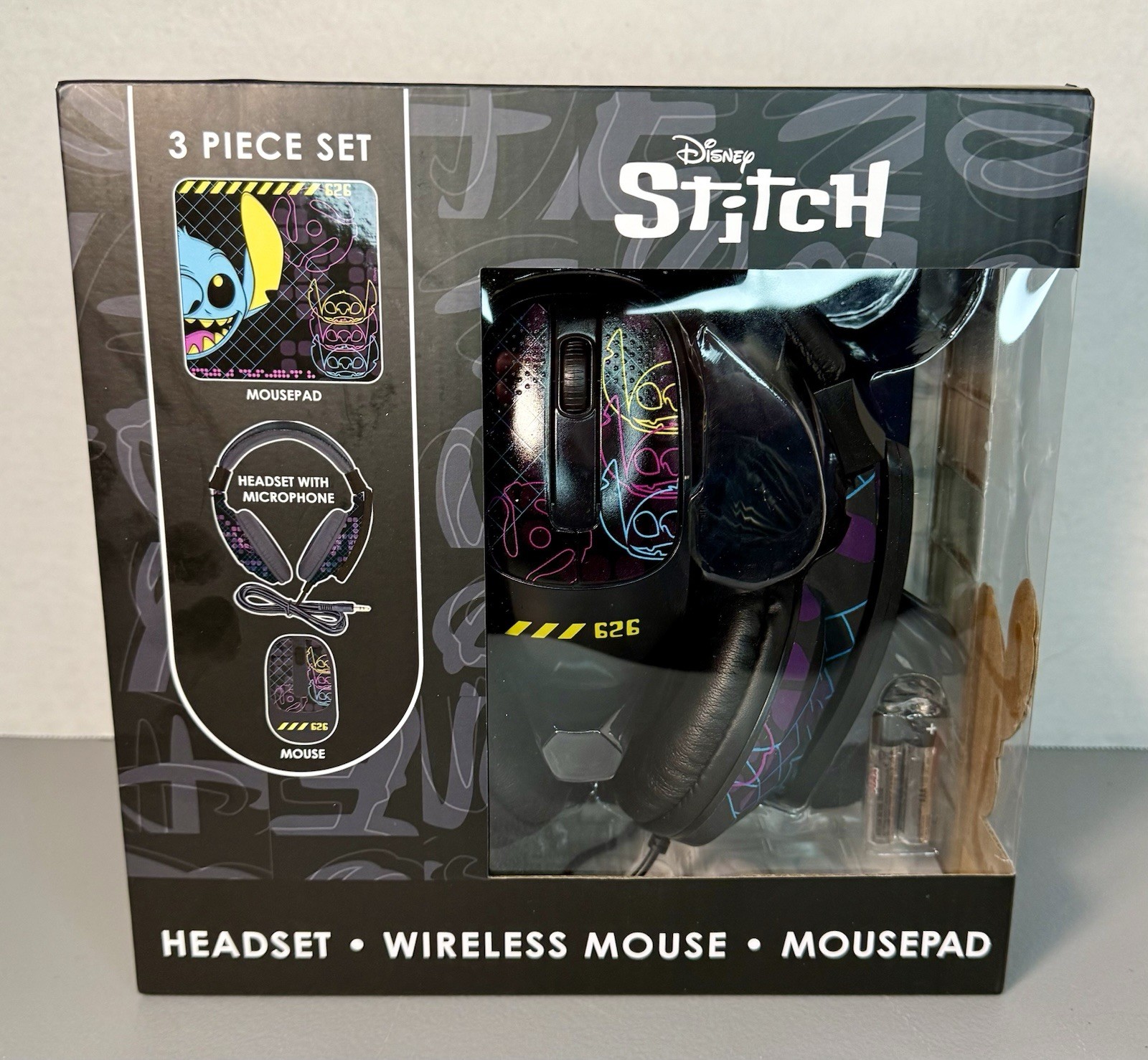 Disney “Stitch” 3 Piece Set Headset Wireless Mouse Mouse Pad NIB With 2 AAA ‘s