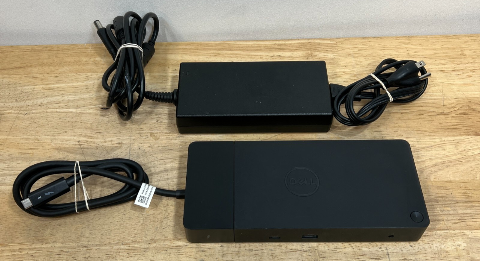 GENUINE Dell WD19TBS USB-C Docking Station  W/ DELL 180W AC Adapter
