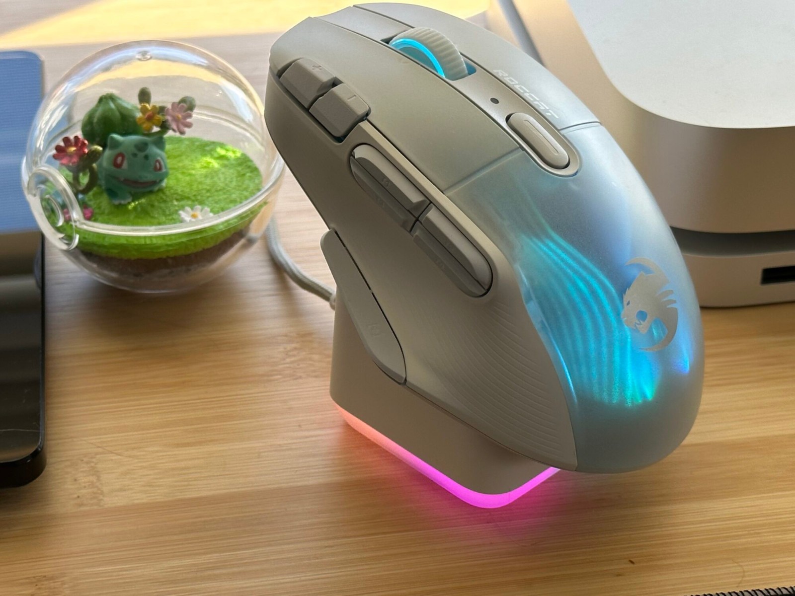 ROCCAT Kone XP Air RGB Wireless Gaming Mouse Charging Dock Turtle Beach