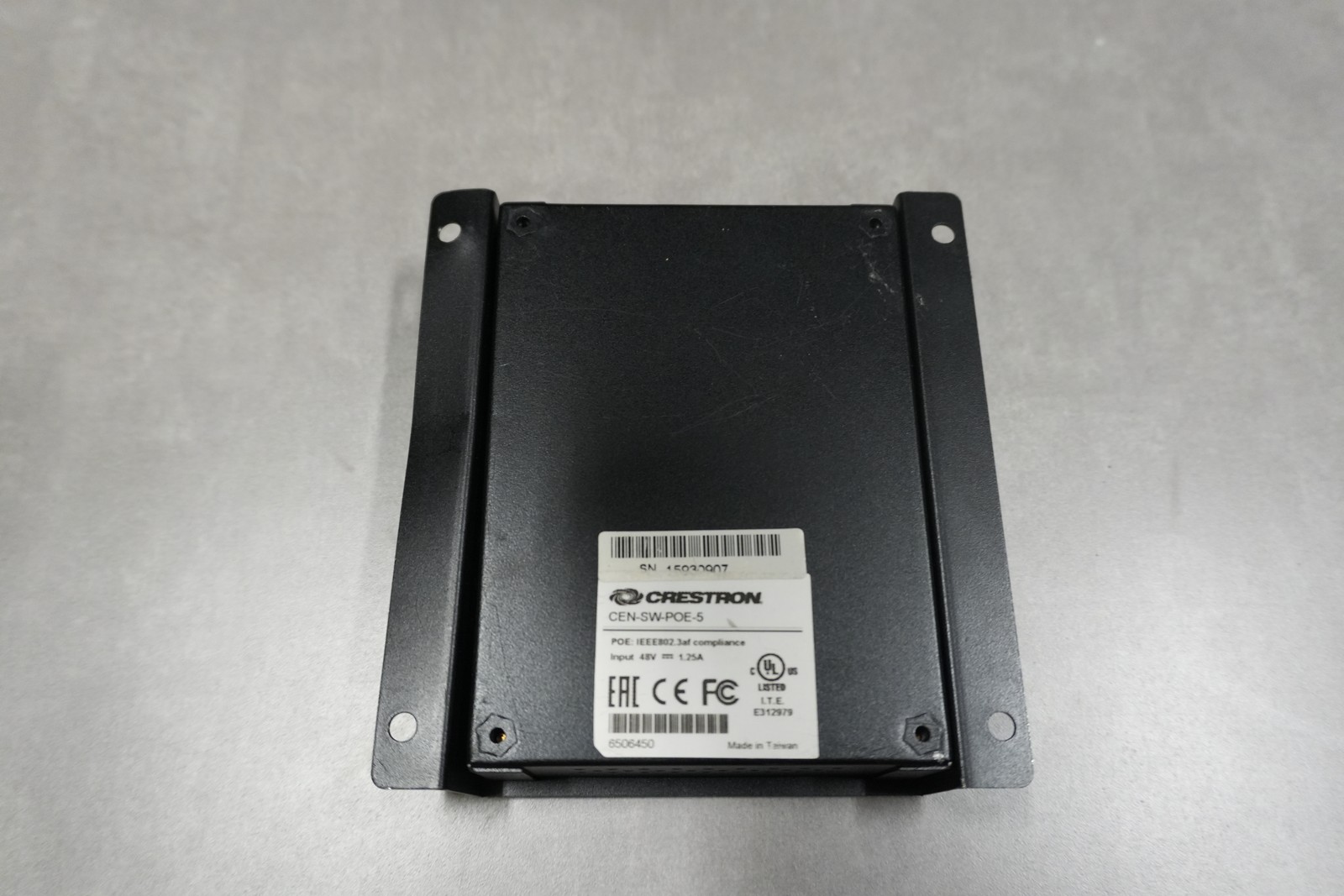 Crestron CEN-SW-POE-5 5-Port PoE Gigabit Ethernet Switch Used