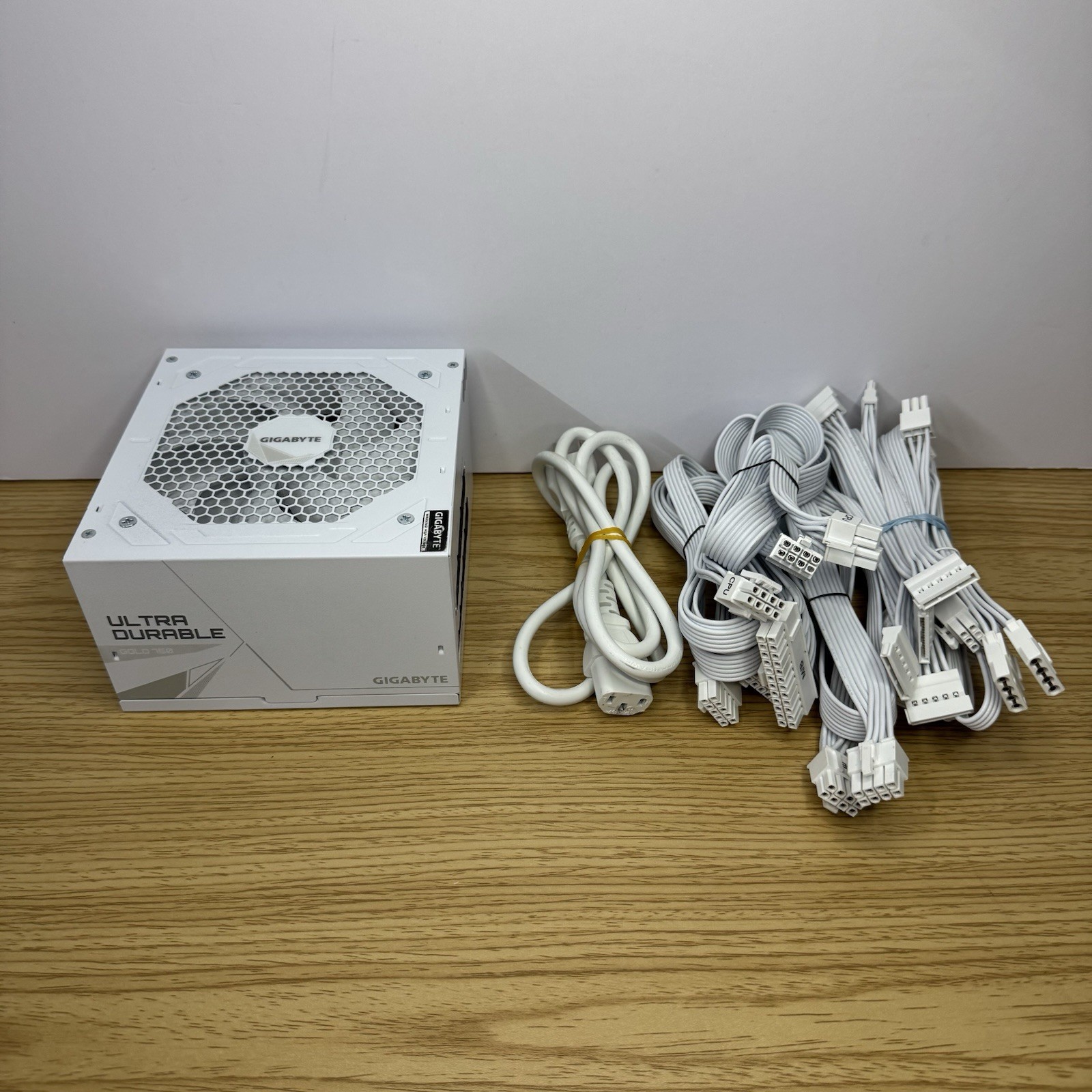Gigabyte PSU 750W Gold 80+ PCIE 5.1 UD750GM PG5 V2 ICE Active PFC 120mm HYB Fan