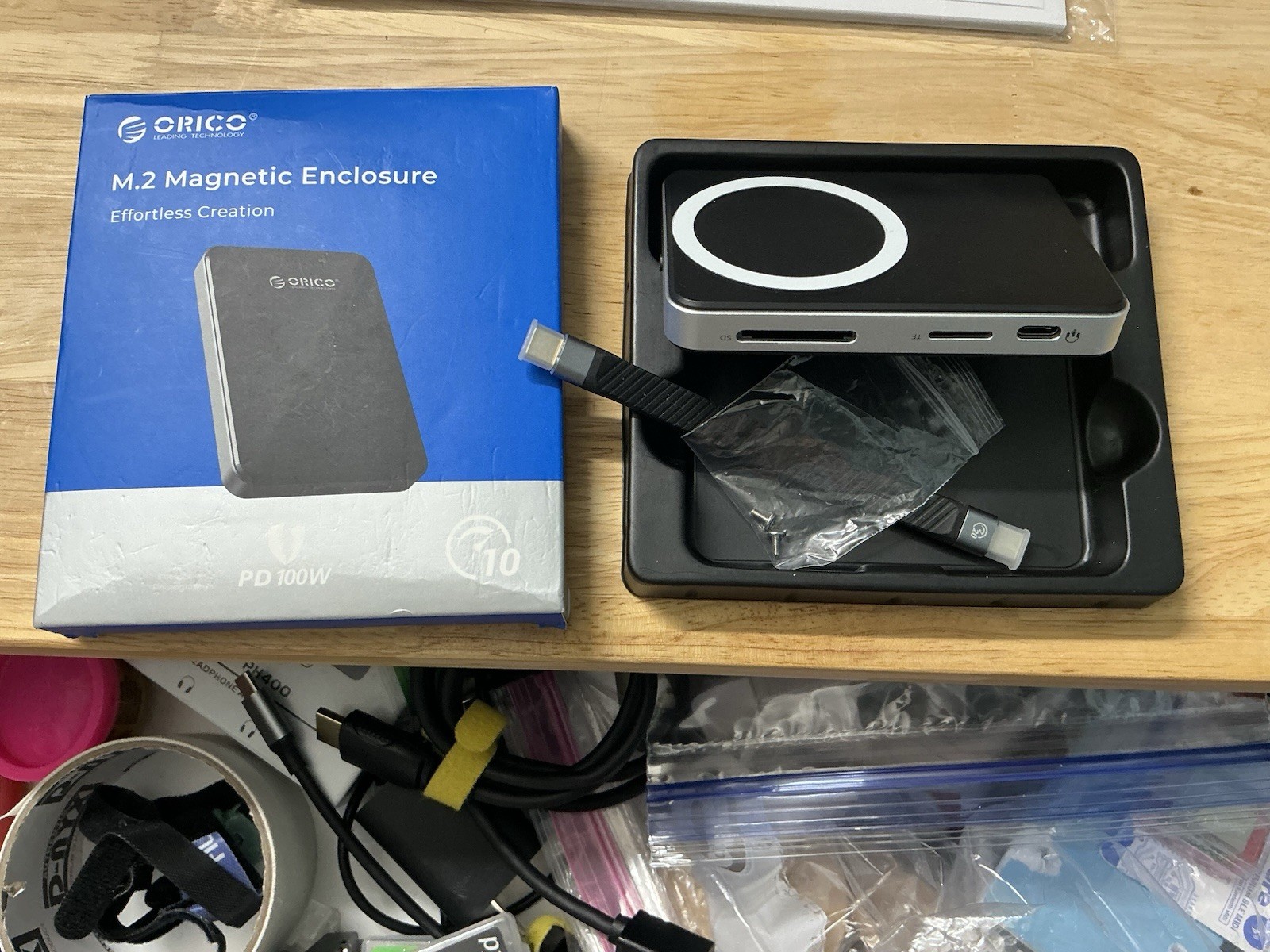 ORICO 10Gbps Magnetic M.2 NVMe SSD Enclosure with USB-C Dock AP80F Light blue