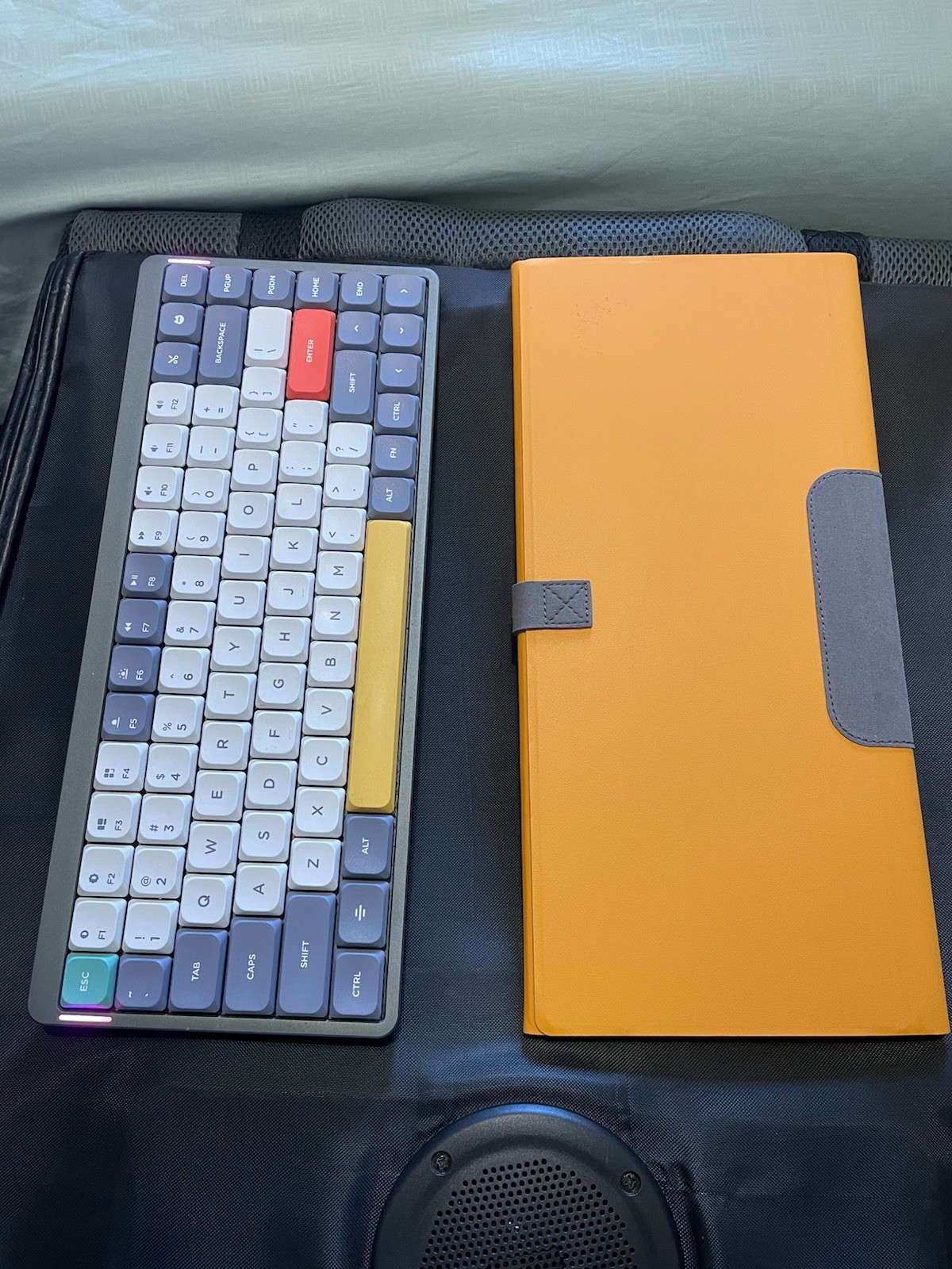 Nuphy Air75  Portable 84 Keys Mechanical Keyboard,Wireless Keyboard + case