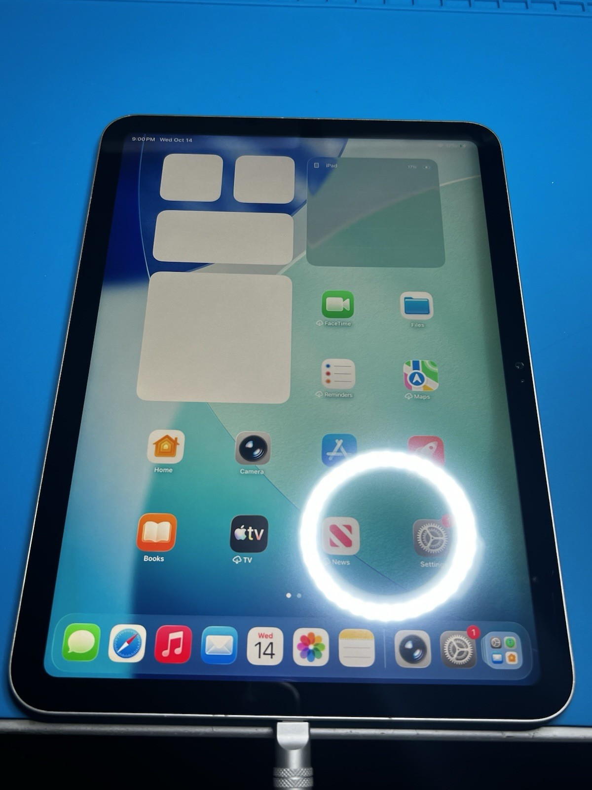 iPad 10th Generation 64GB Wi-Fi – Fully Functional - READ DESCRIPTION
