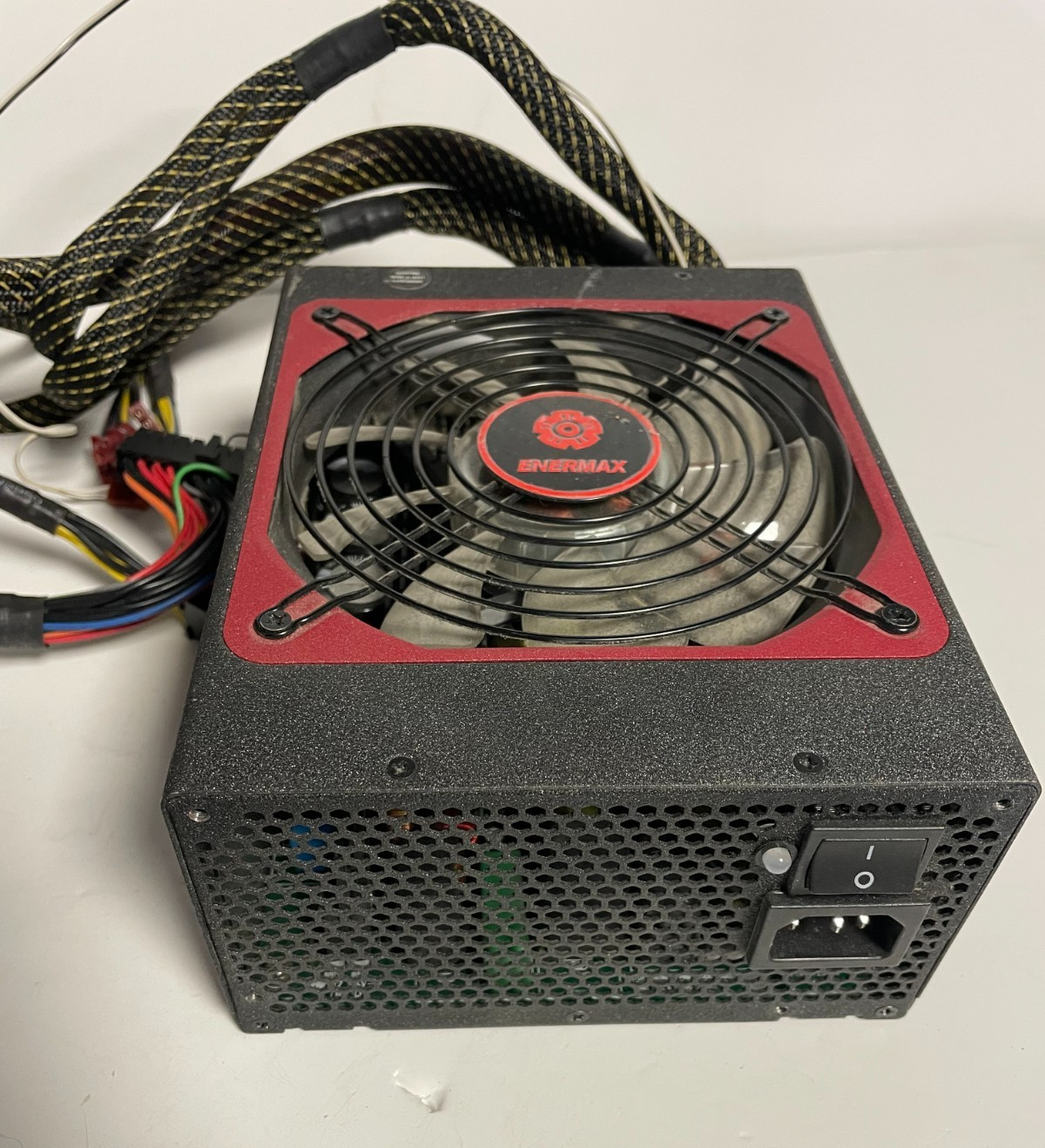 ENERMAX REVOLUTION 85+ ERV1050EWT 1050W POWER SUPPLY