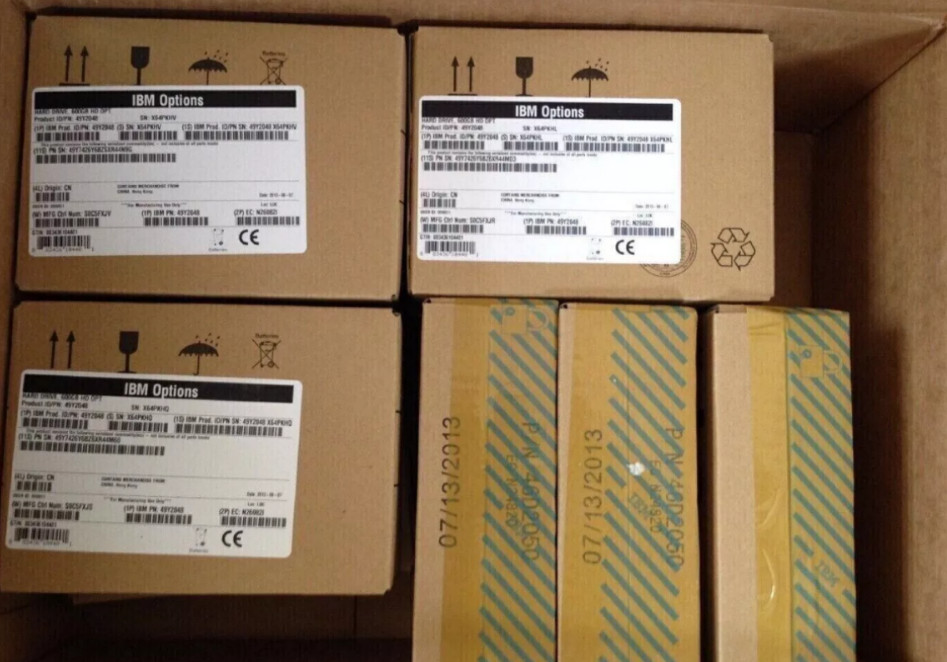 00E9969 00E9972 New IBM 300GB 15K SAS 2.5'' 12Gbs Power8 Hard Drive HDD