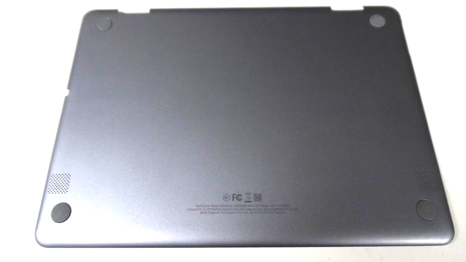 Genuine Samsung XE521QAB-K01US - Bottom Cover w/Rubber Feet * 631020102324A