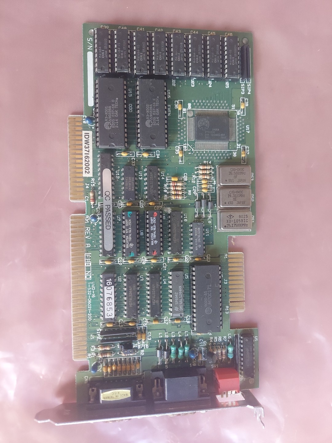 IDW37162002 OAK TECHNOLOGY UVD-16 1-532-06021-200 CARD 16-Bit CGA VGA