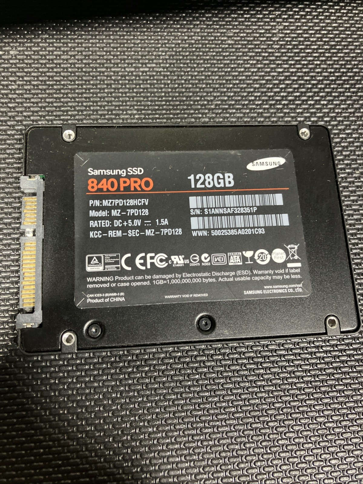 Samsung 840 PRO MZ-7PD128 128GB SATA 2.5" SSD For parts