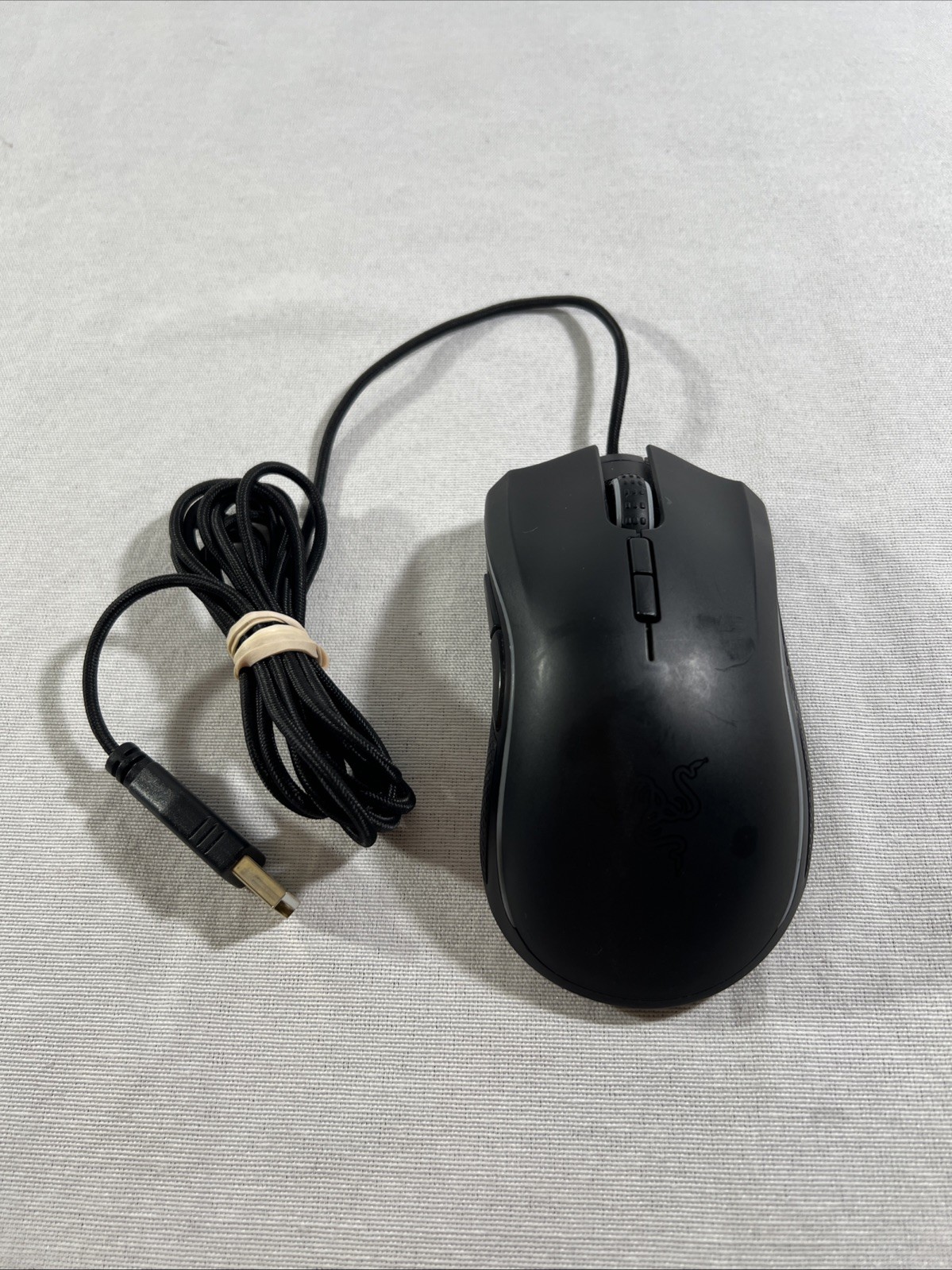 Razer Mamba Gaming Mouse RC30-013601 (NoCharging Dock/Dongle).  Cable Include
