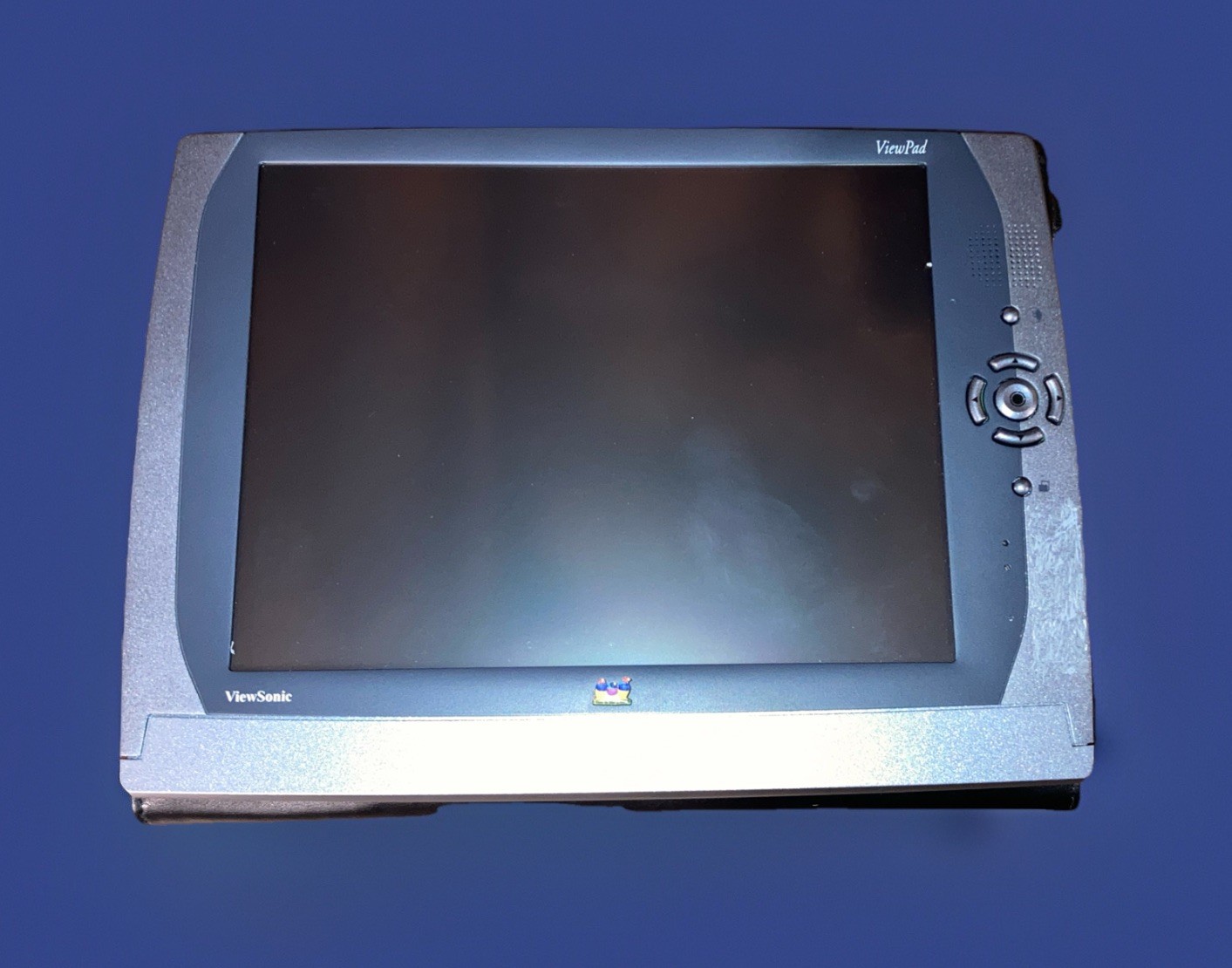 ViewSonic ViewPad 100 Tablet - Including Standard Accessories, Cradle, and Case