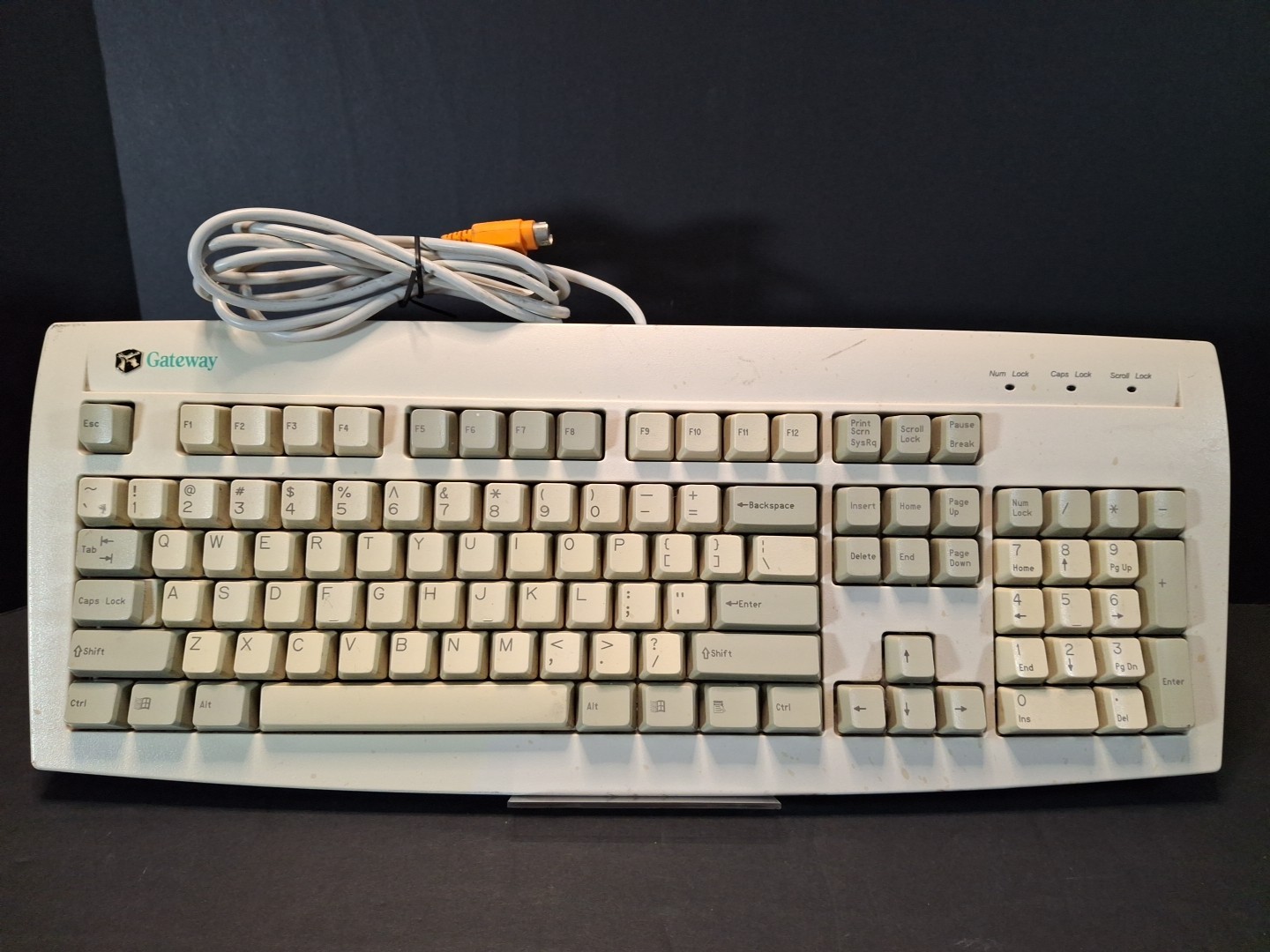 Vintage Gateway Wired Keyboard 7001628 Ps/2 E06350us003-C